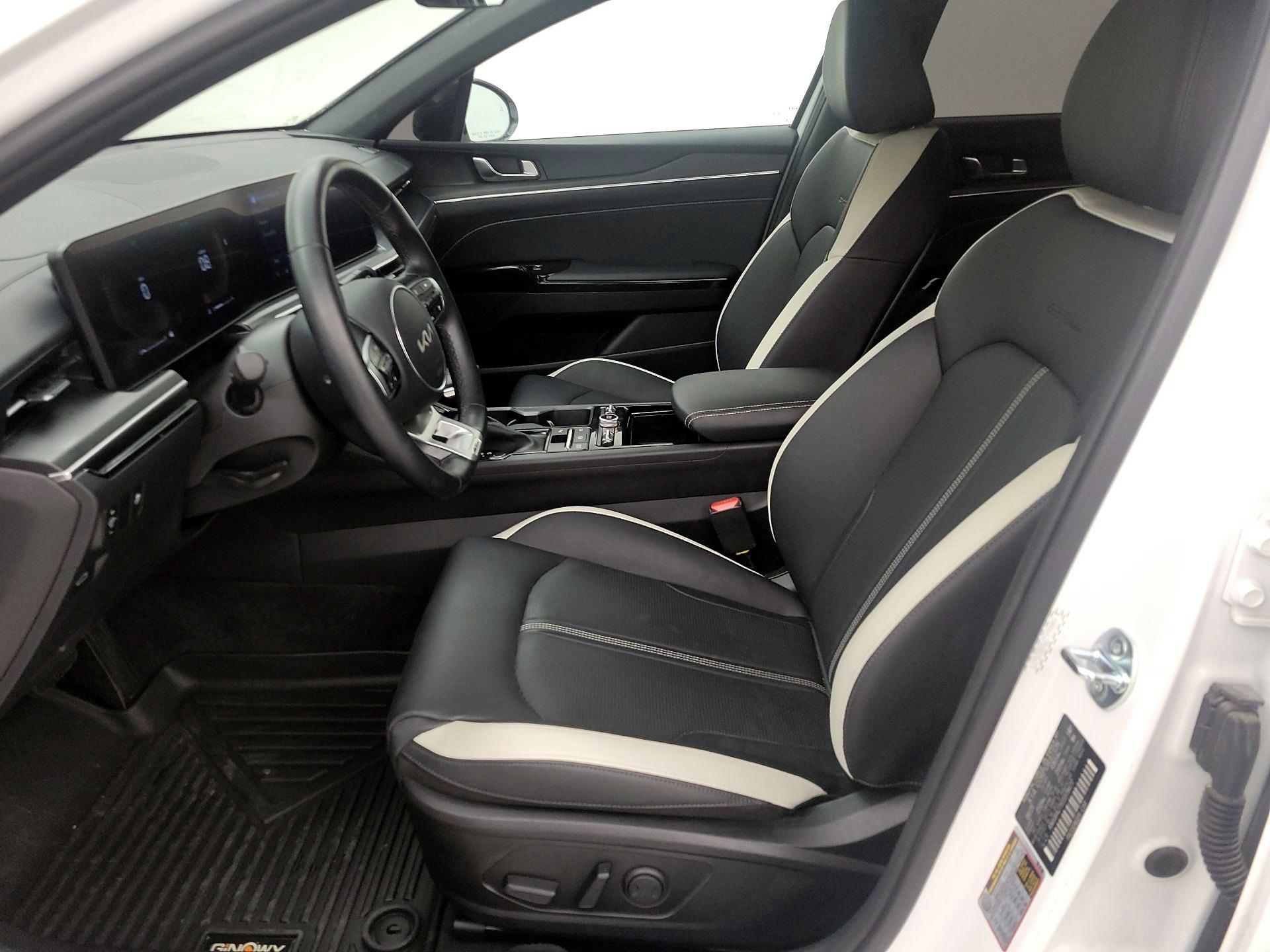 Thumbnail: 2025 Kia K5 - 11