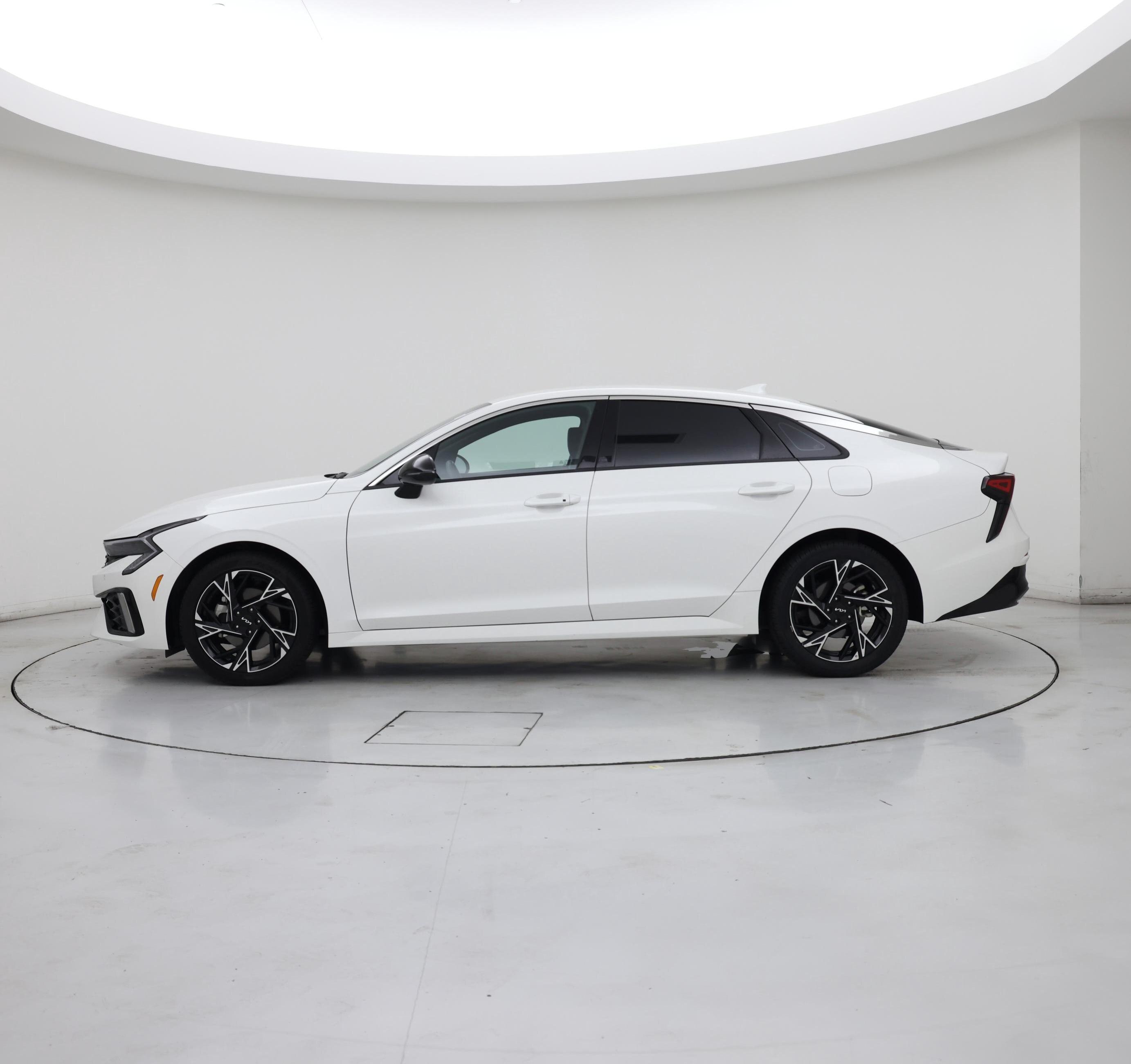 Thumbnail: 2025 Kia K5 - 3