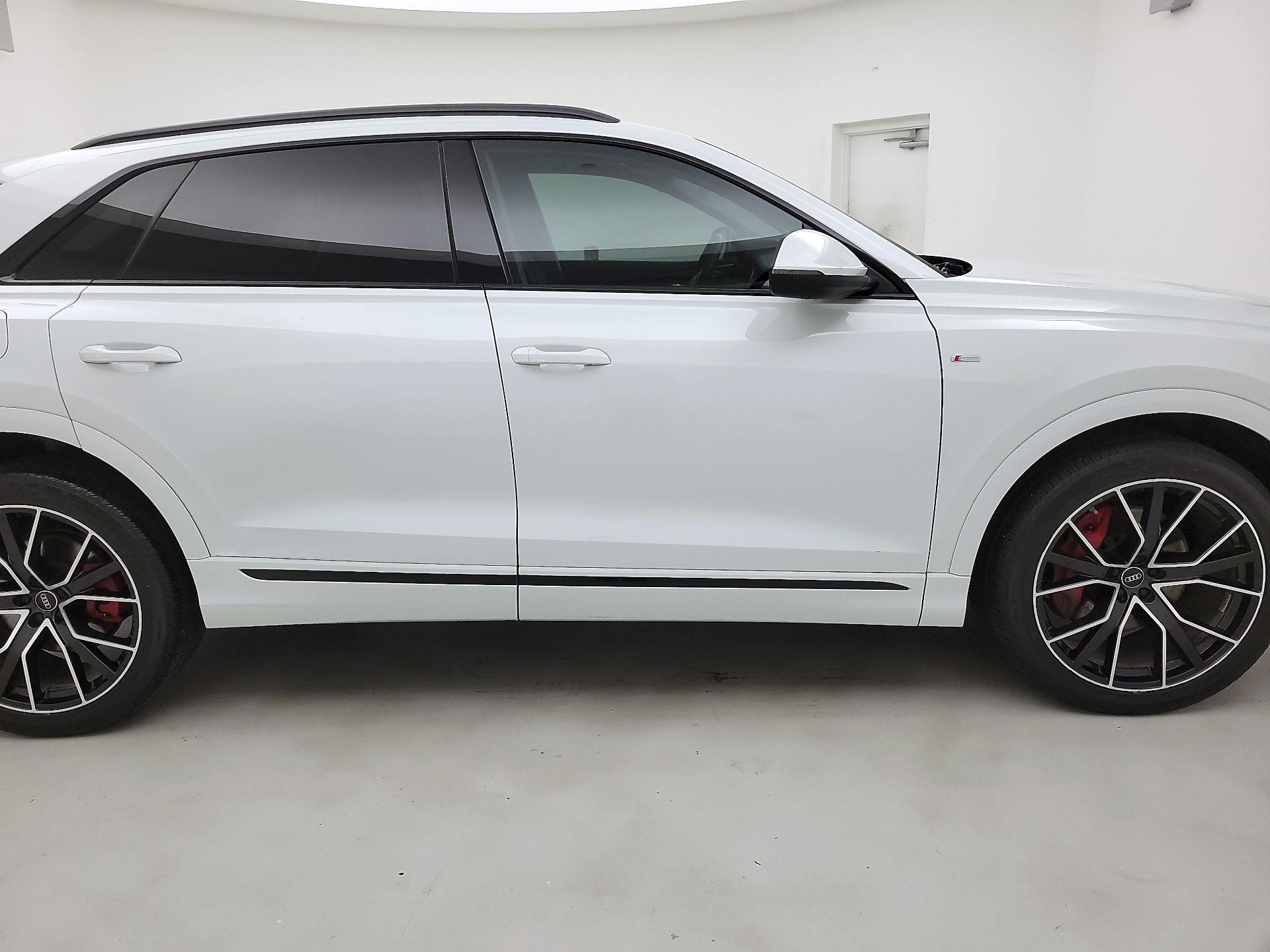 Thumbnail: 2023 Audi Q8 - 4