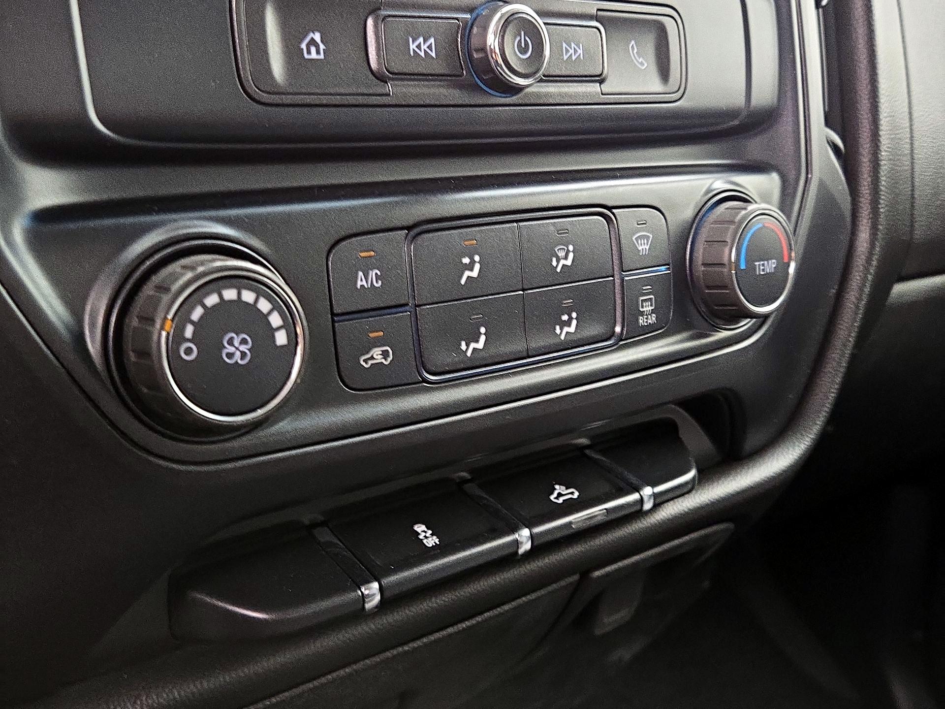 Thumbnail: 2018 Chevrolet Silverado 1500 - 16