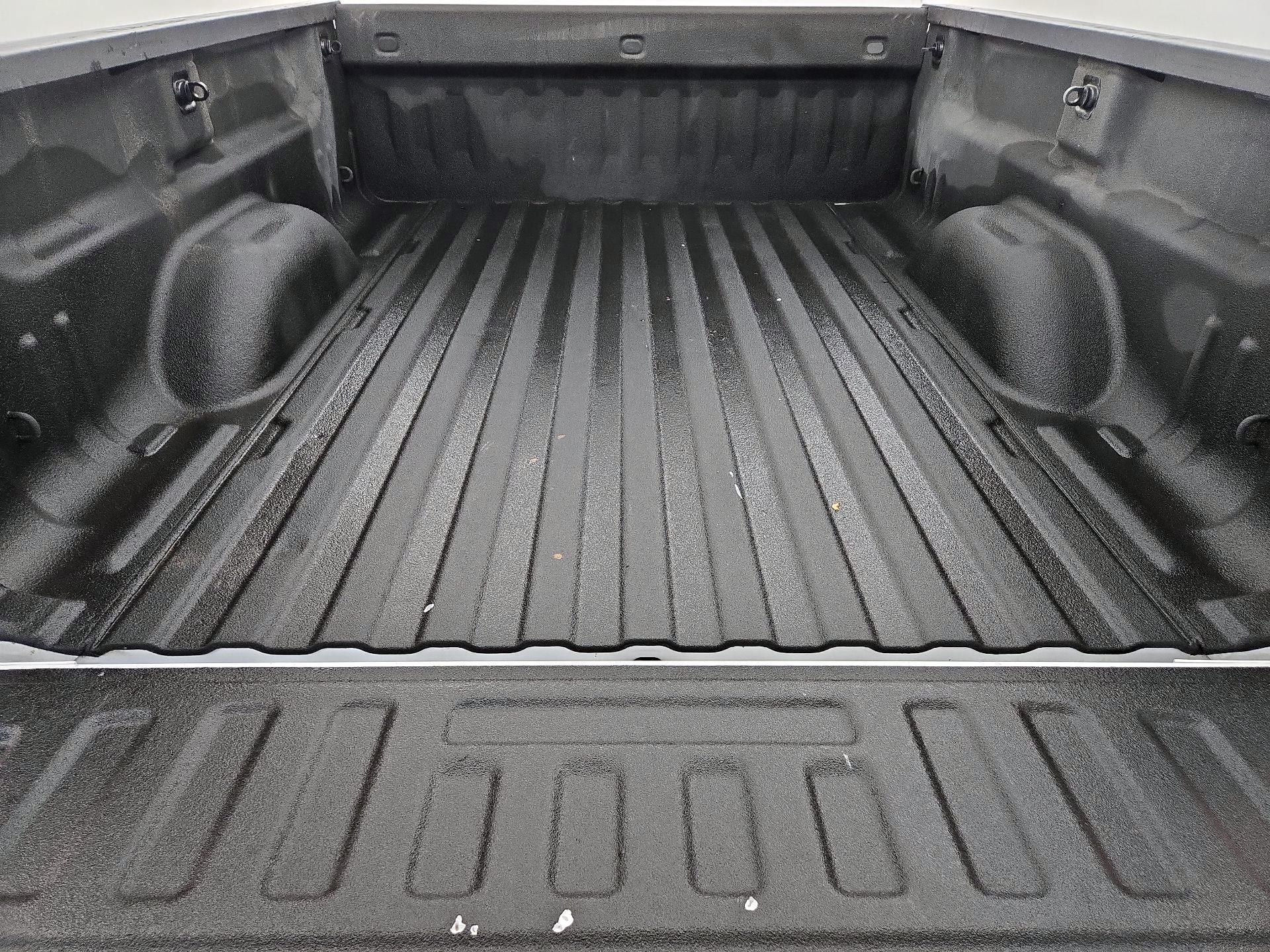 Thumbnail: 2018 Chevrolet Silverado 1500 - 20