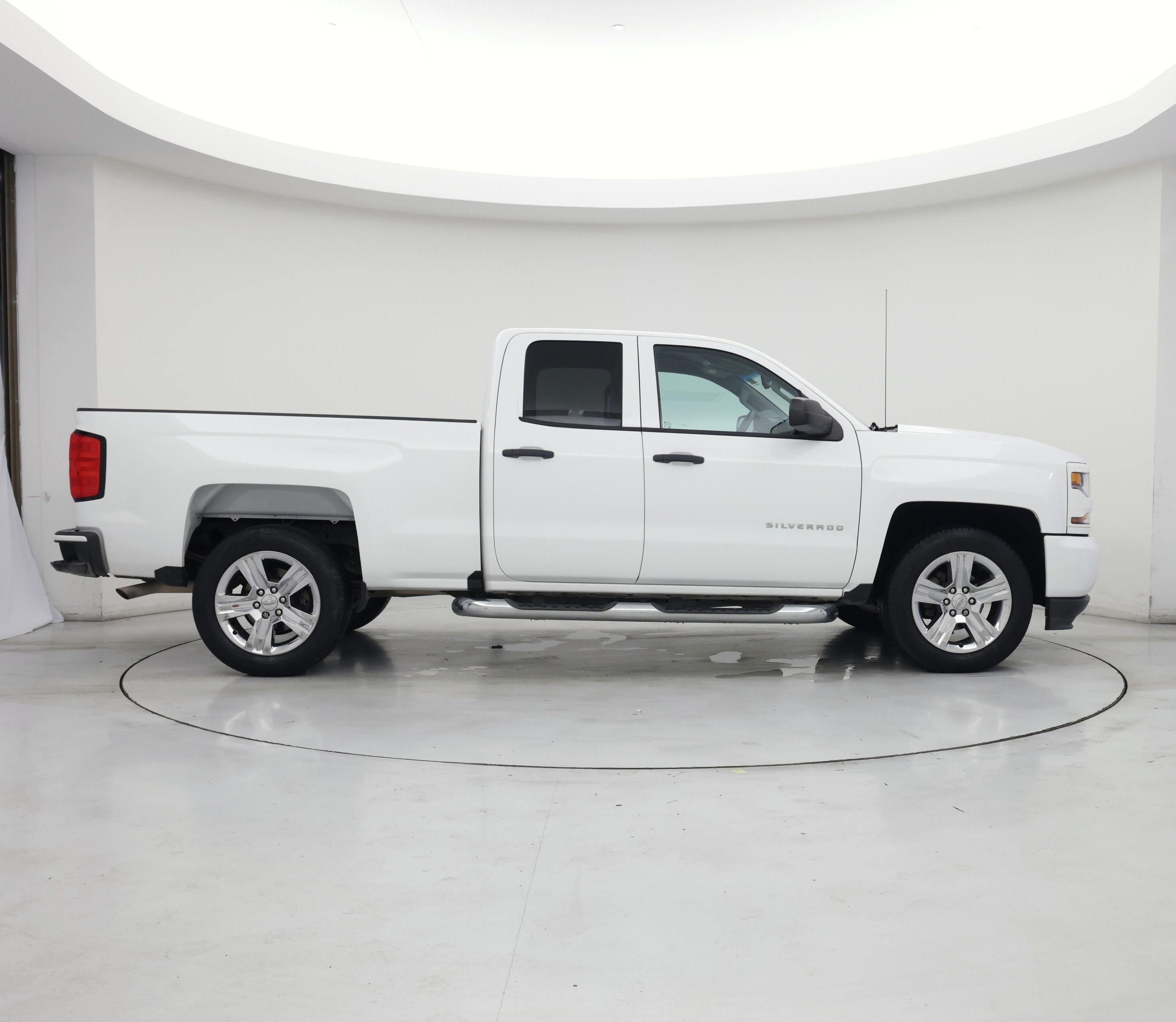 Thumbnail: 2018 Chevrolet Silverado 1500 - 7