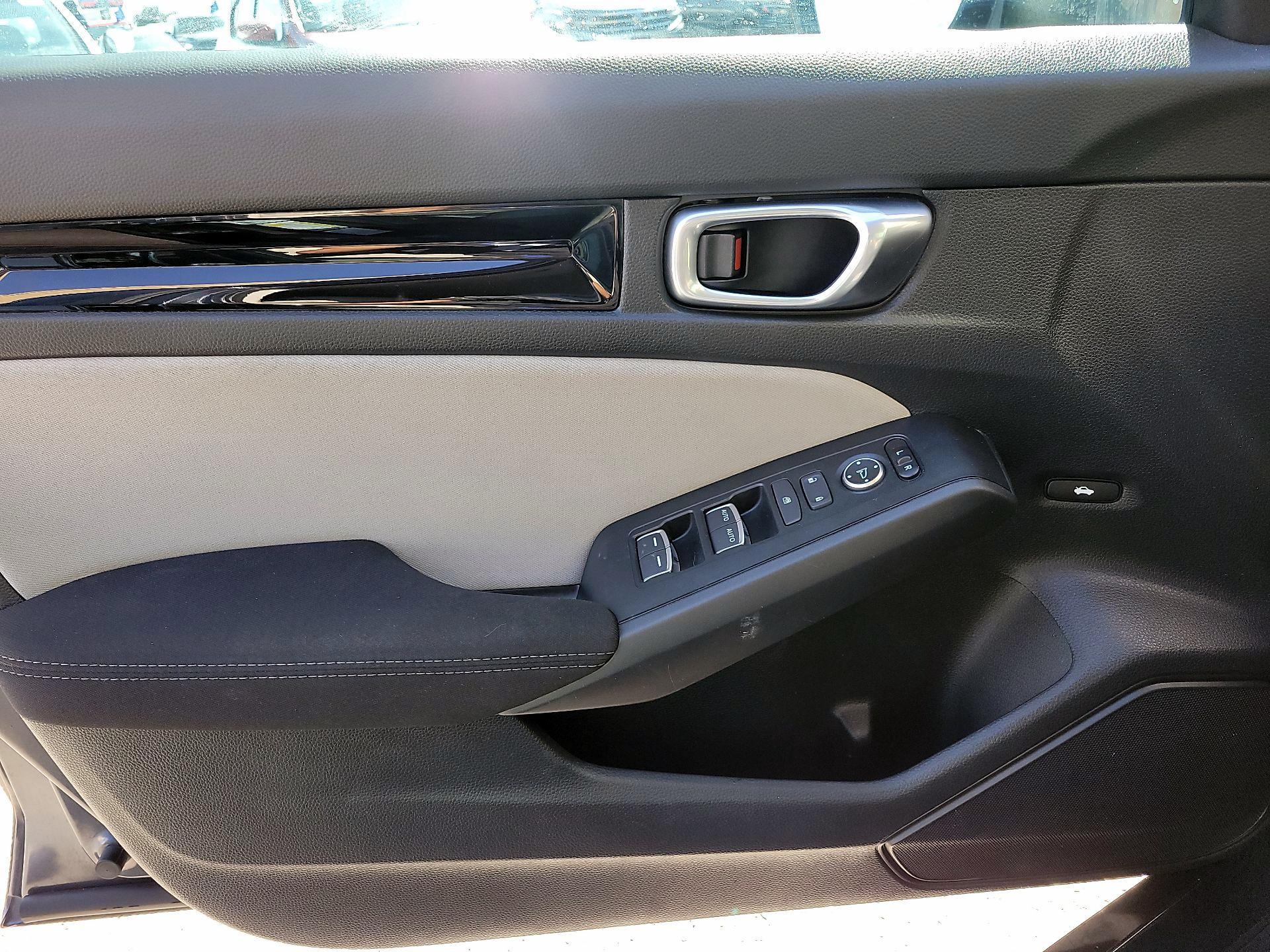 Thumbnail: 2023 Honda Civic - 10