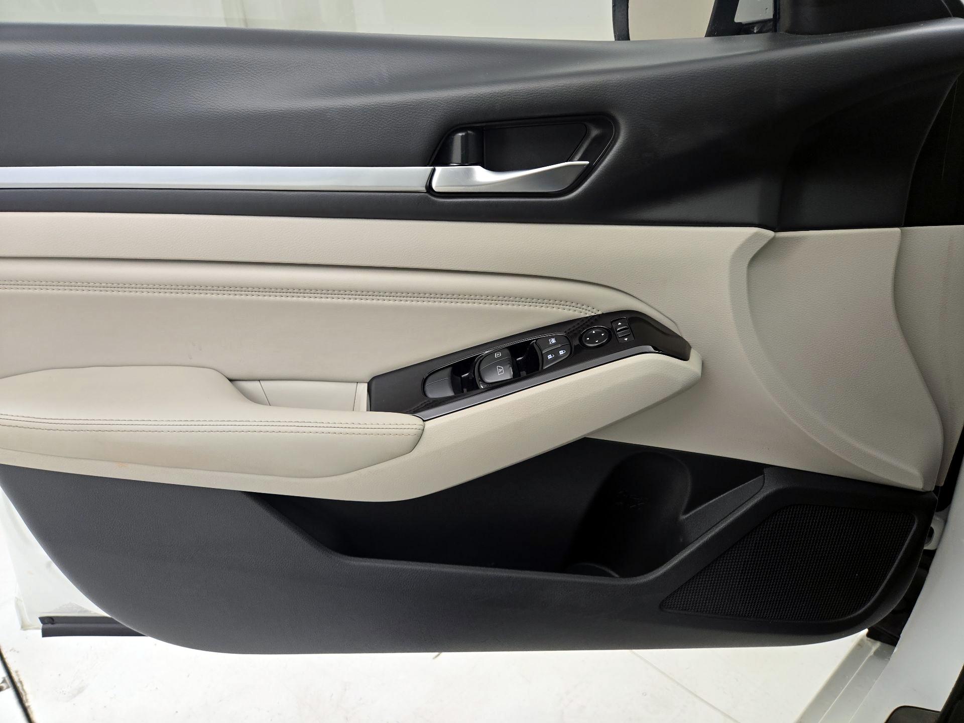 Thumbnail: 2022 Nissan Altima - 12