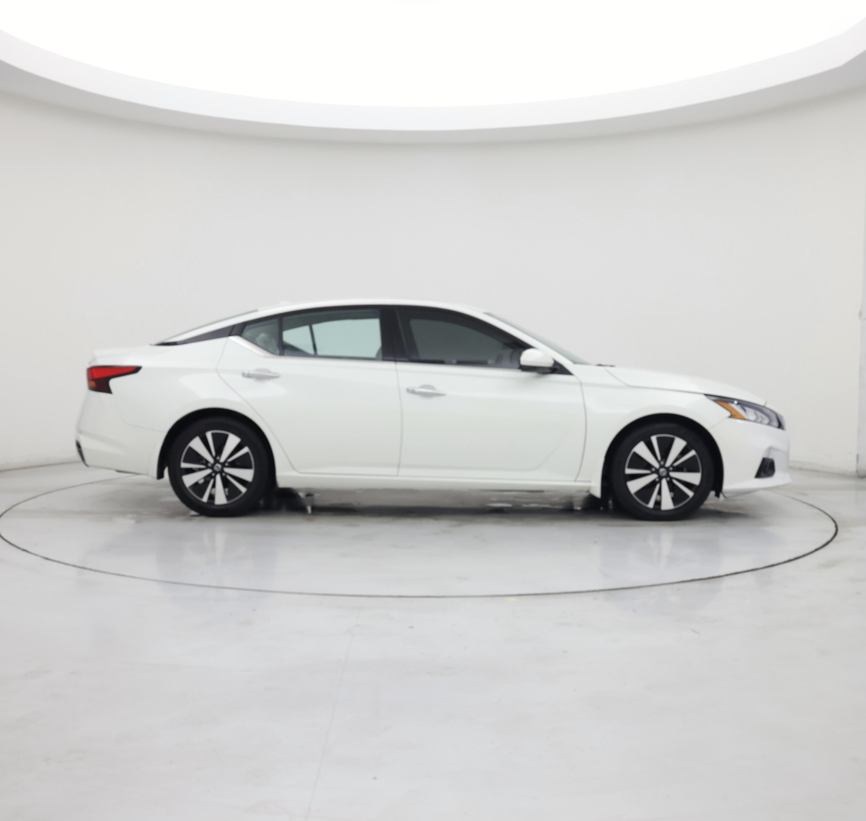 Thumbnail: 2022 Nissan Altima - 7