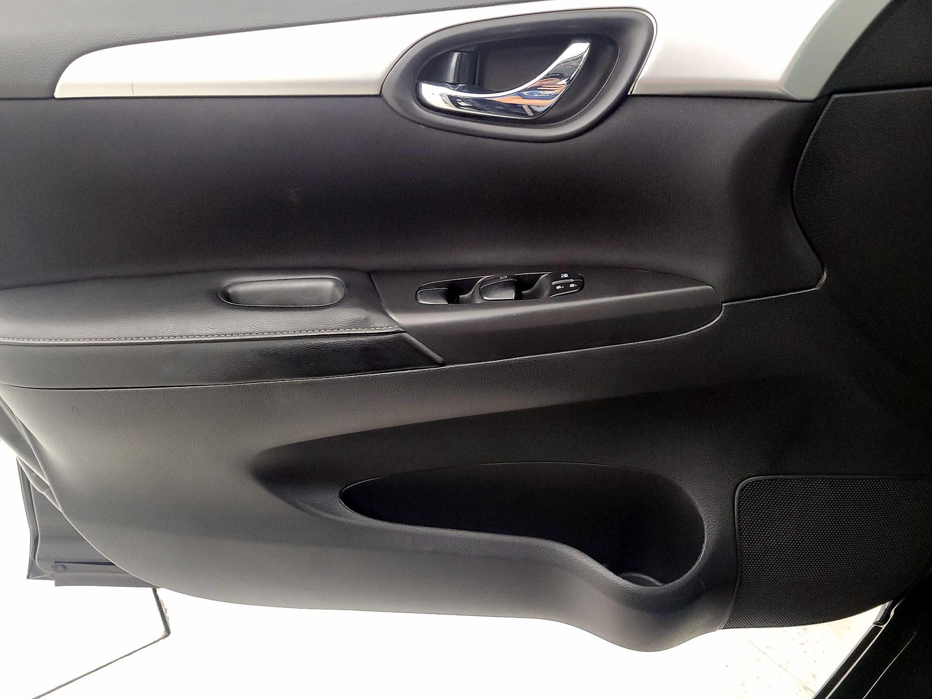 Thumbnail: 2018 Nissan Sentra - 12