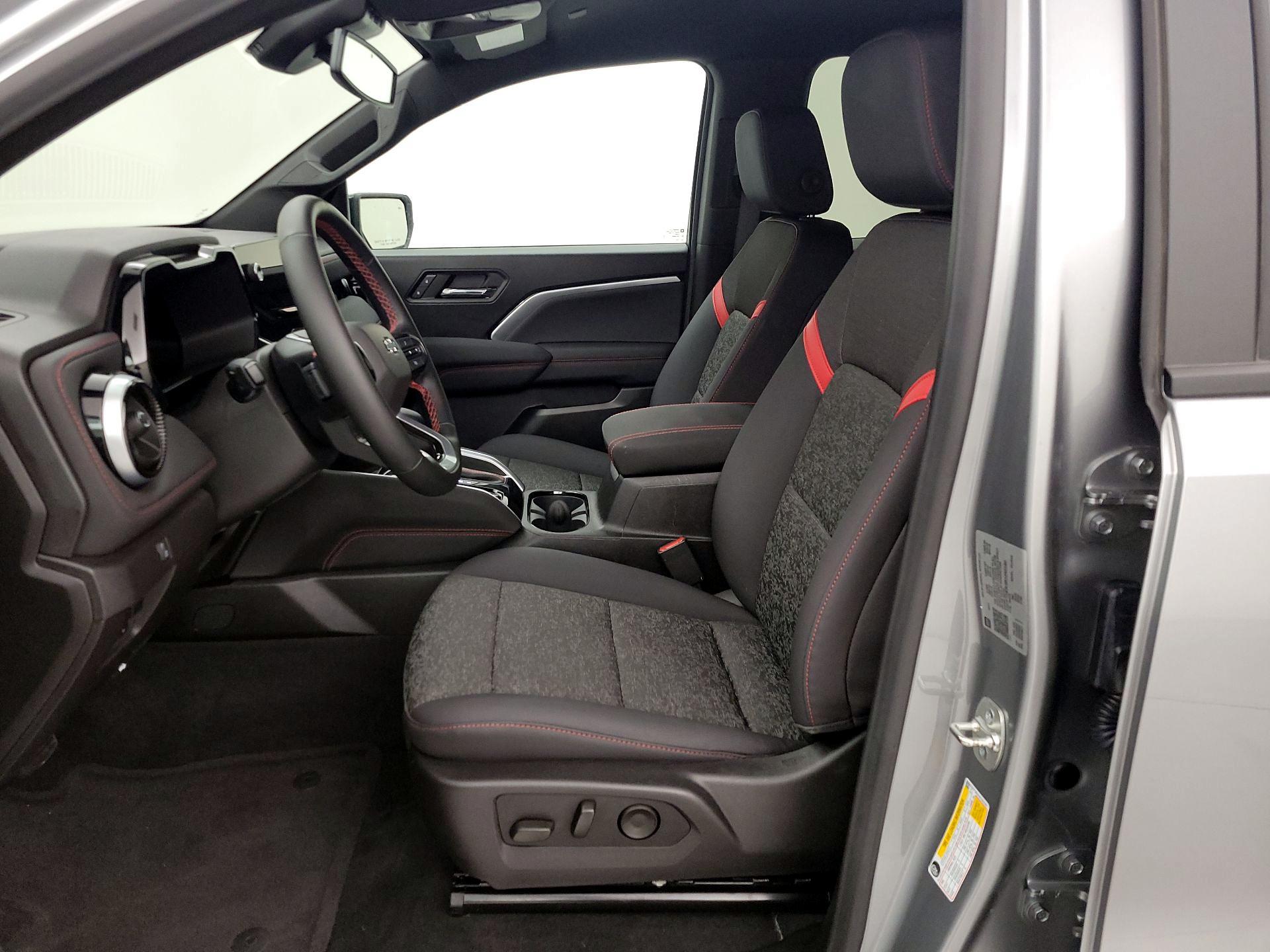 Thumbnail: 2024 Chevrolet Colorado - 11