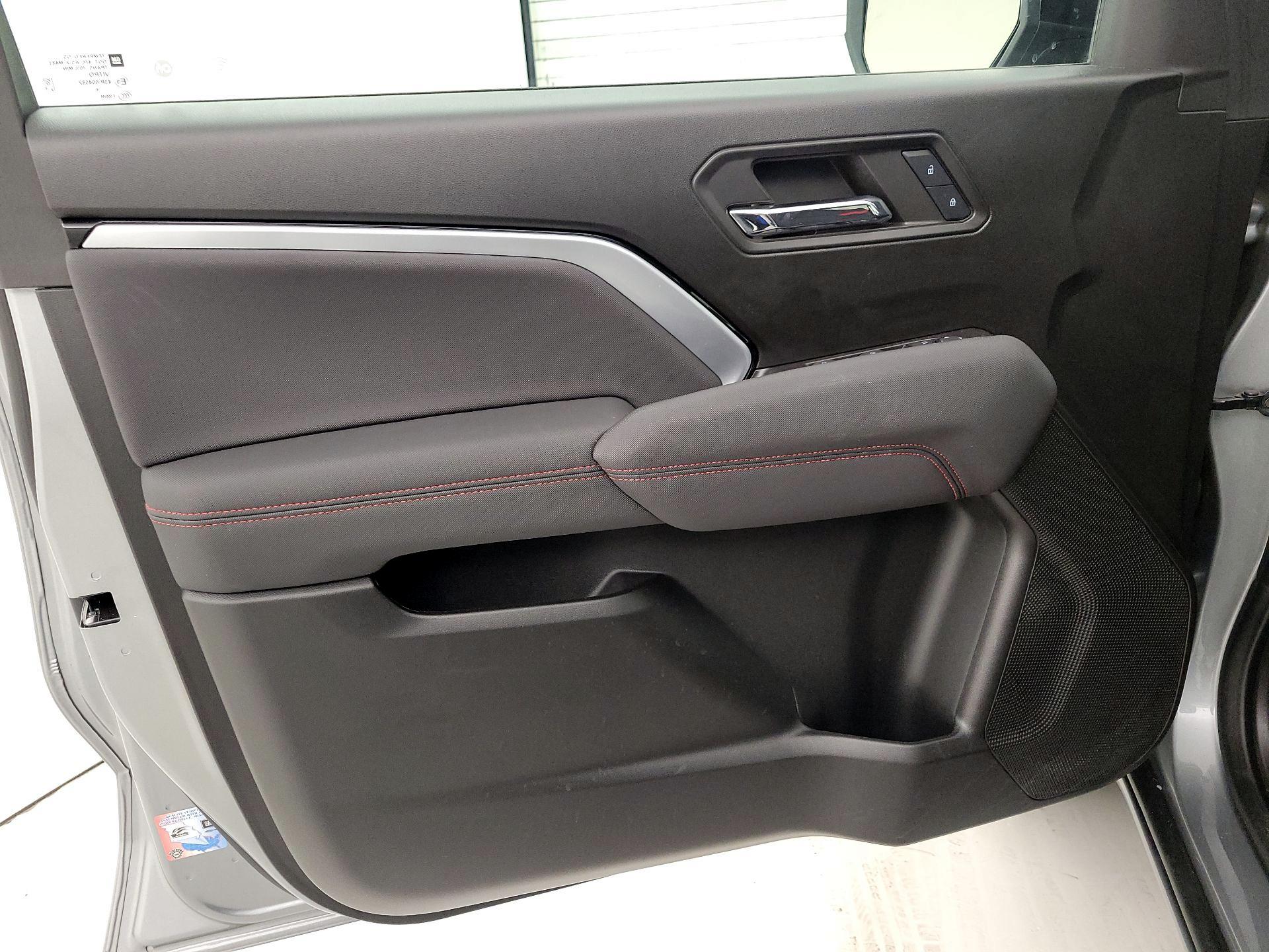 Thumbnail: 2024 Chevrolet Colorado - 12