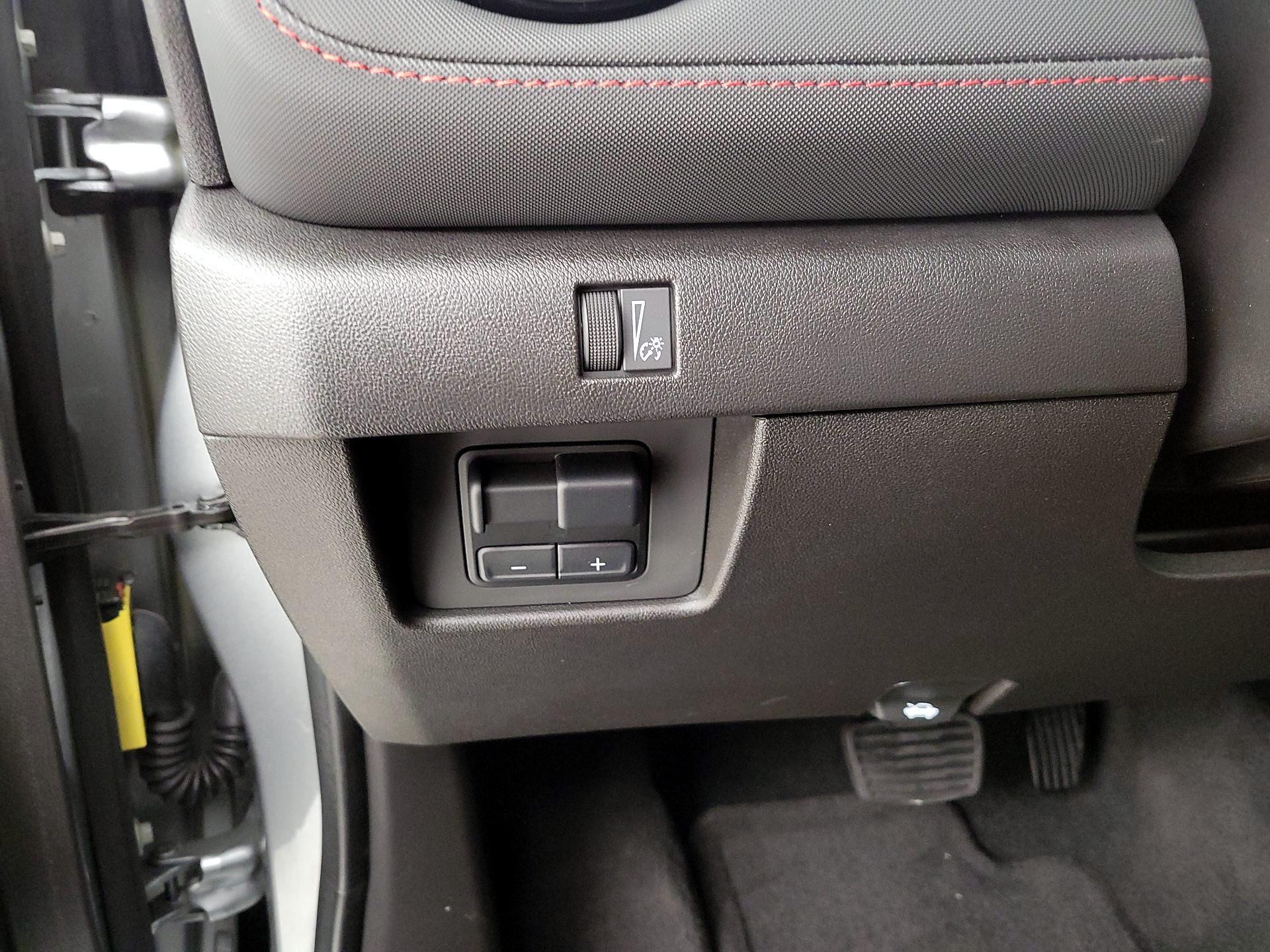 Thumbnail: 2024 Chevrolet Colorado - 13