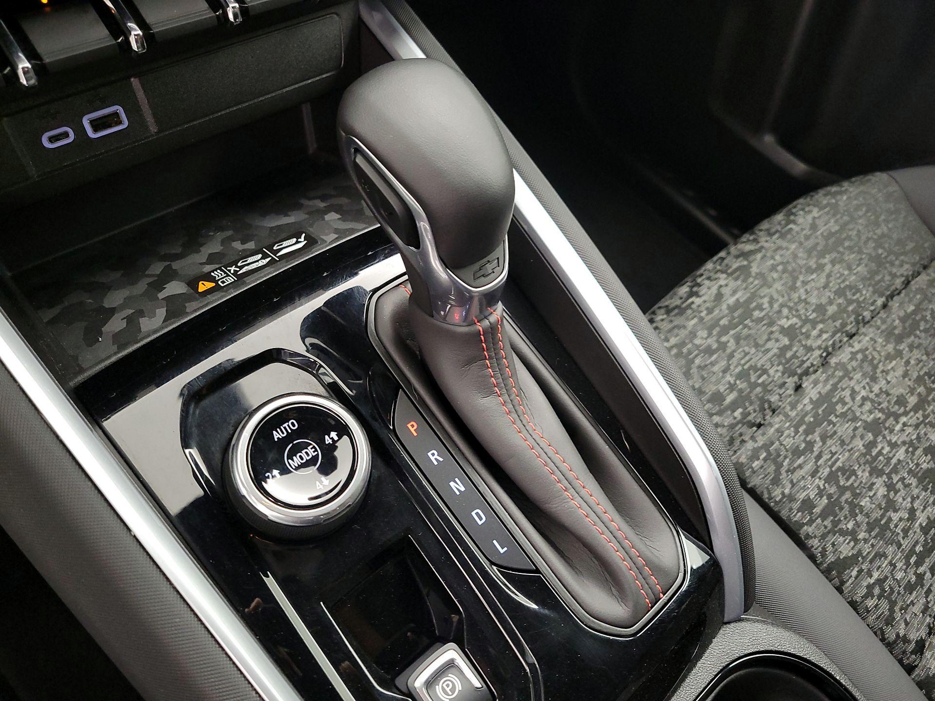 Thumbnail: 2024 Chevrolet Colorado - 17