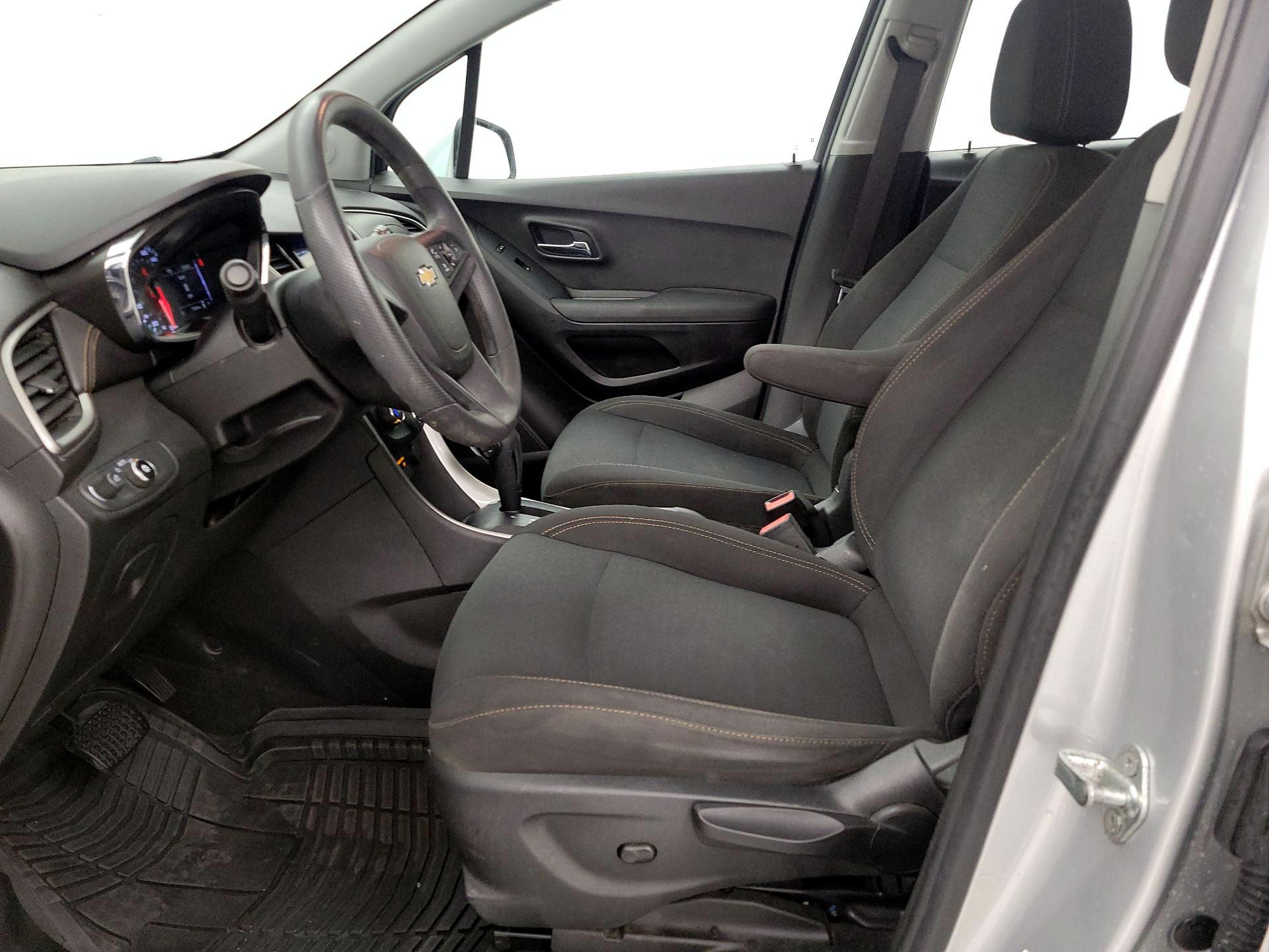 Thumbnail: 2018 Chevrolet Trax - 11