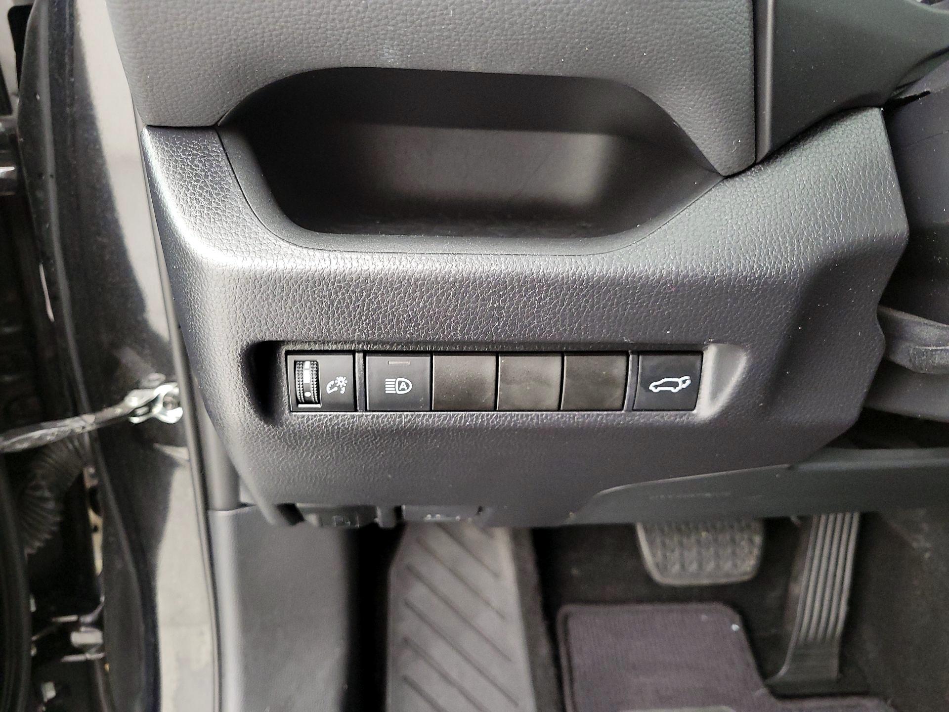 Thumbnail: 2019 Toyota RAV4 - 13