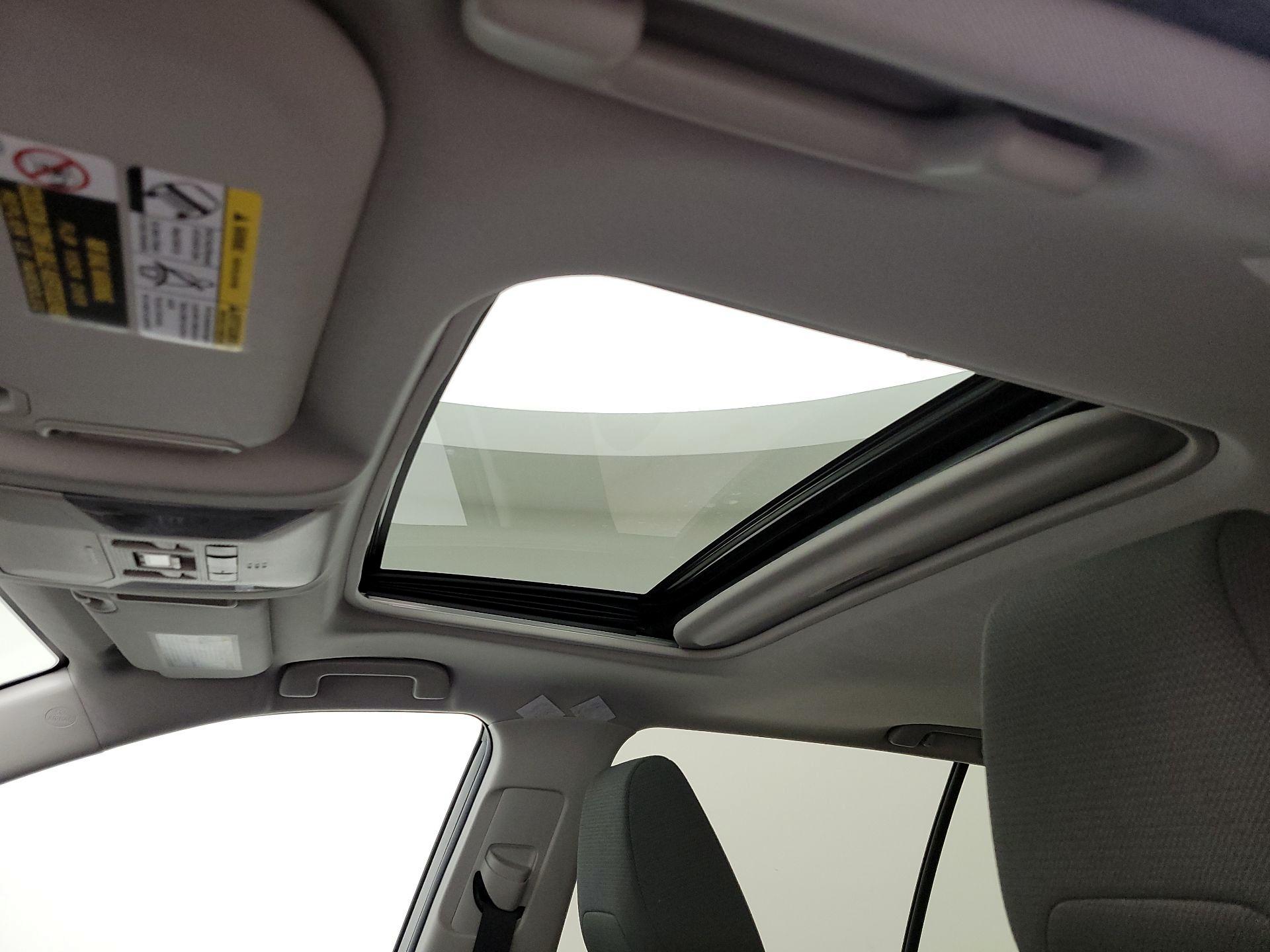 Thumbnail: 2019 Toyota RAV4 - 19