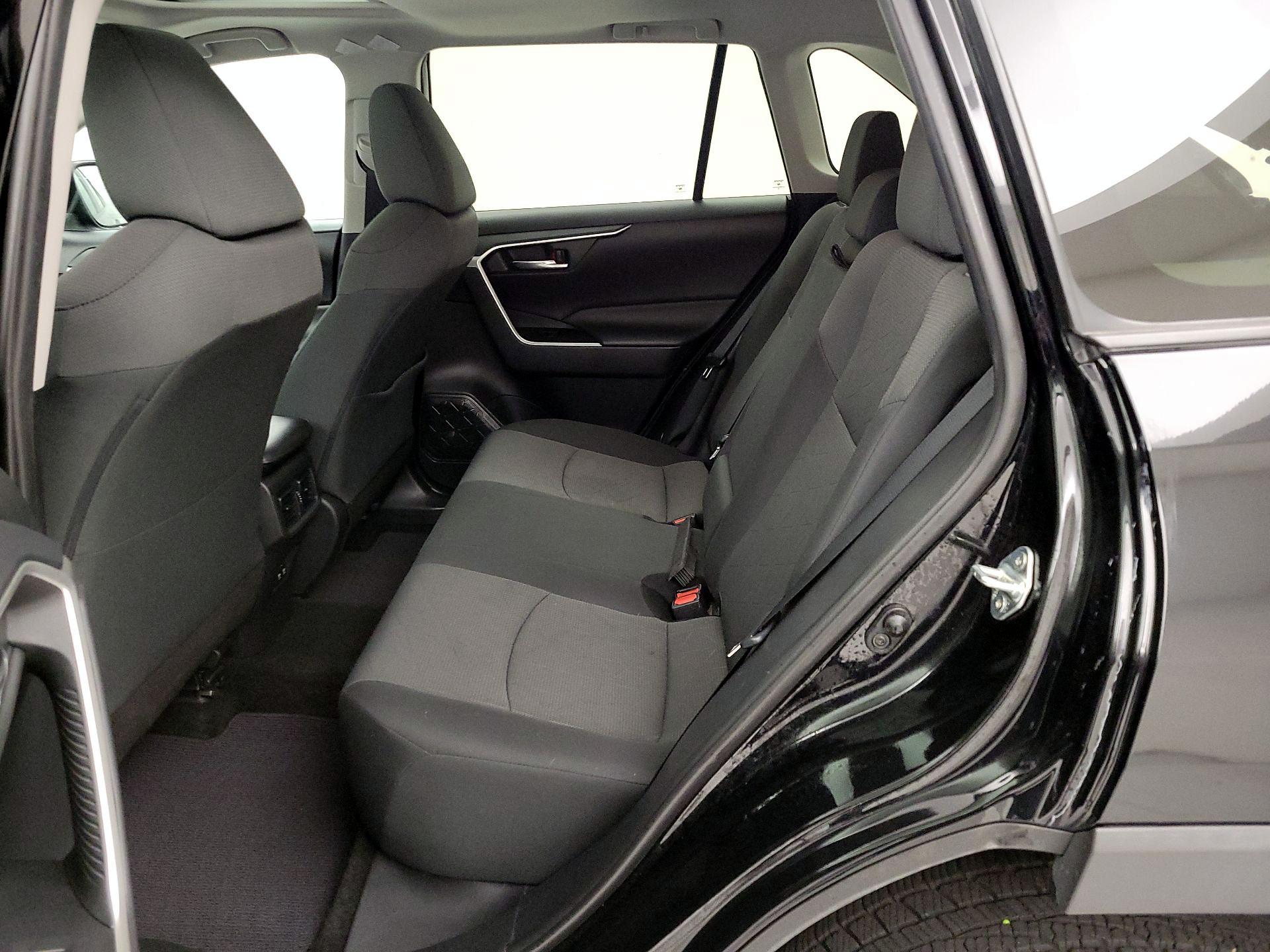 Thumbnail: 2019 Toyota RAV4 - 20