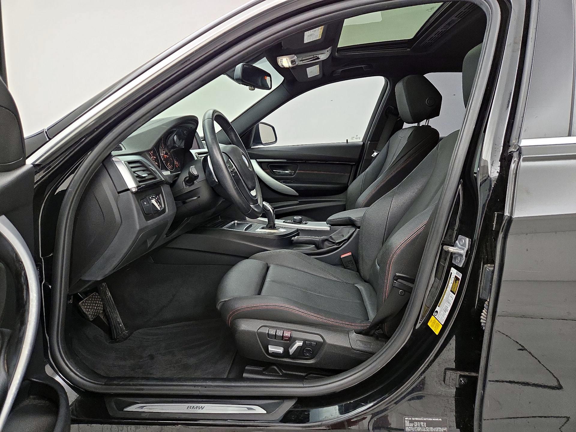 Thumbnail: 2018 BMW 3 Series - 11