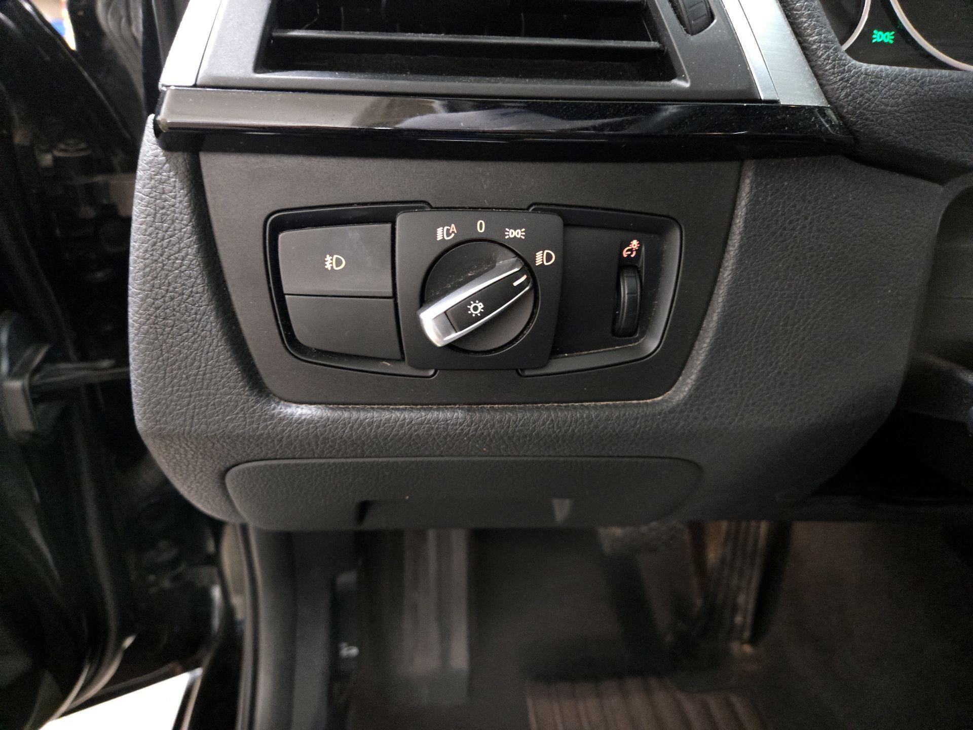 Thumbnail: 2018 BMW 3 Series - 13