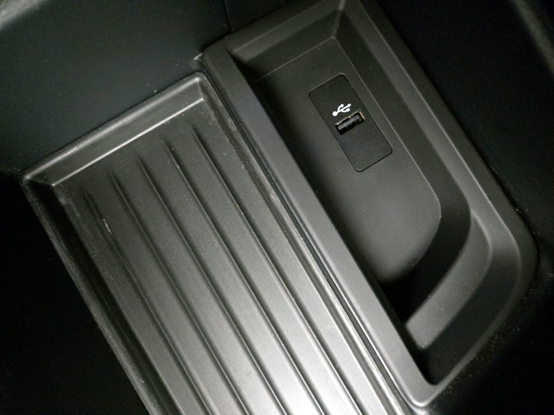 Thumbnail: 2018 BMW 3 Series - 18