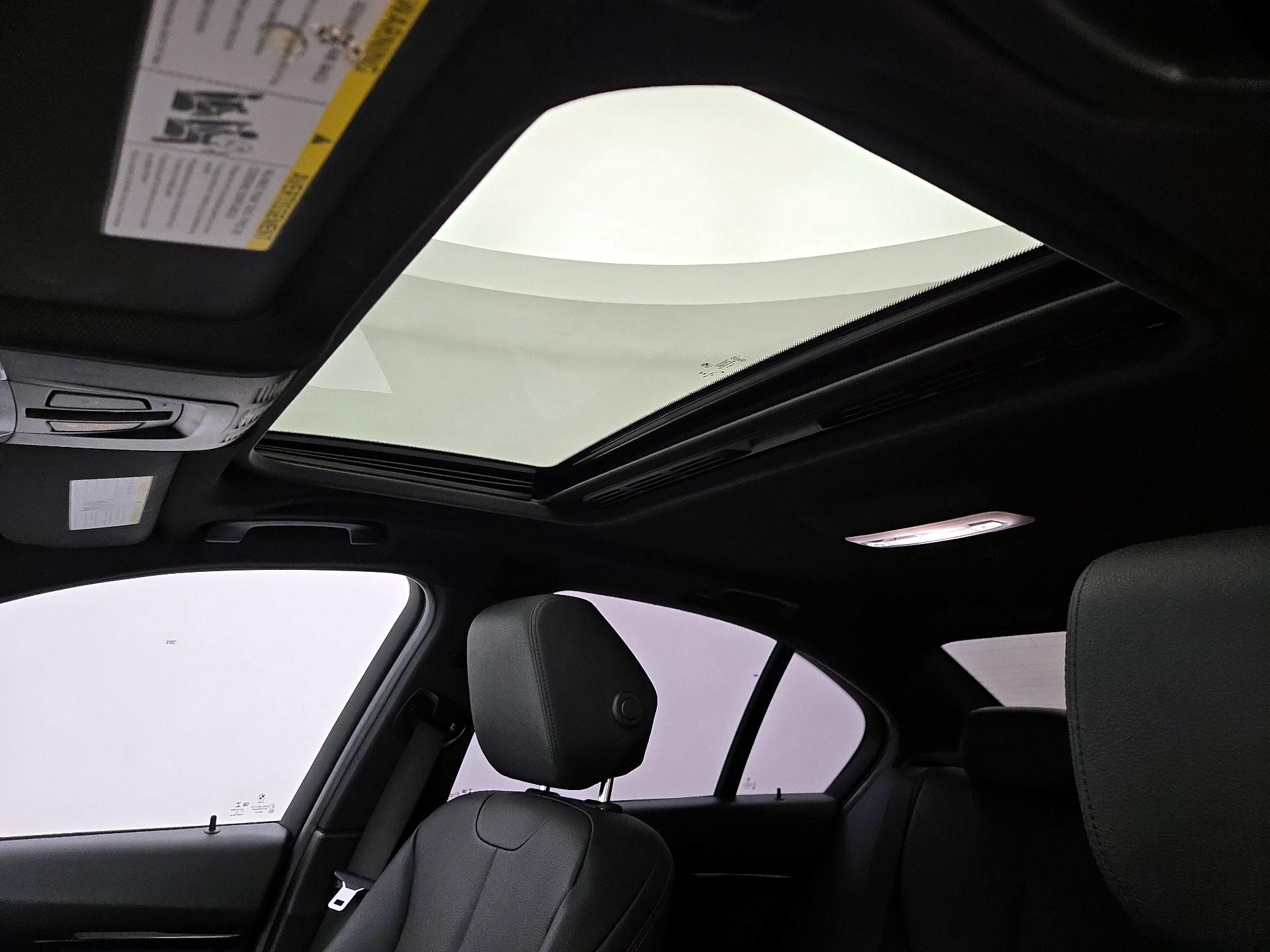 Thumbnail: 2018 BMW 3 Series - 19