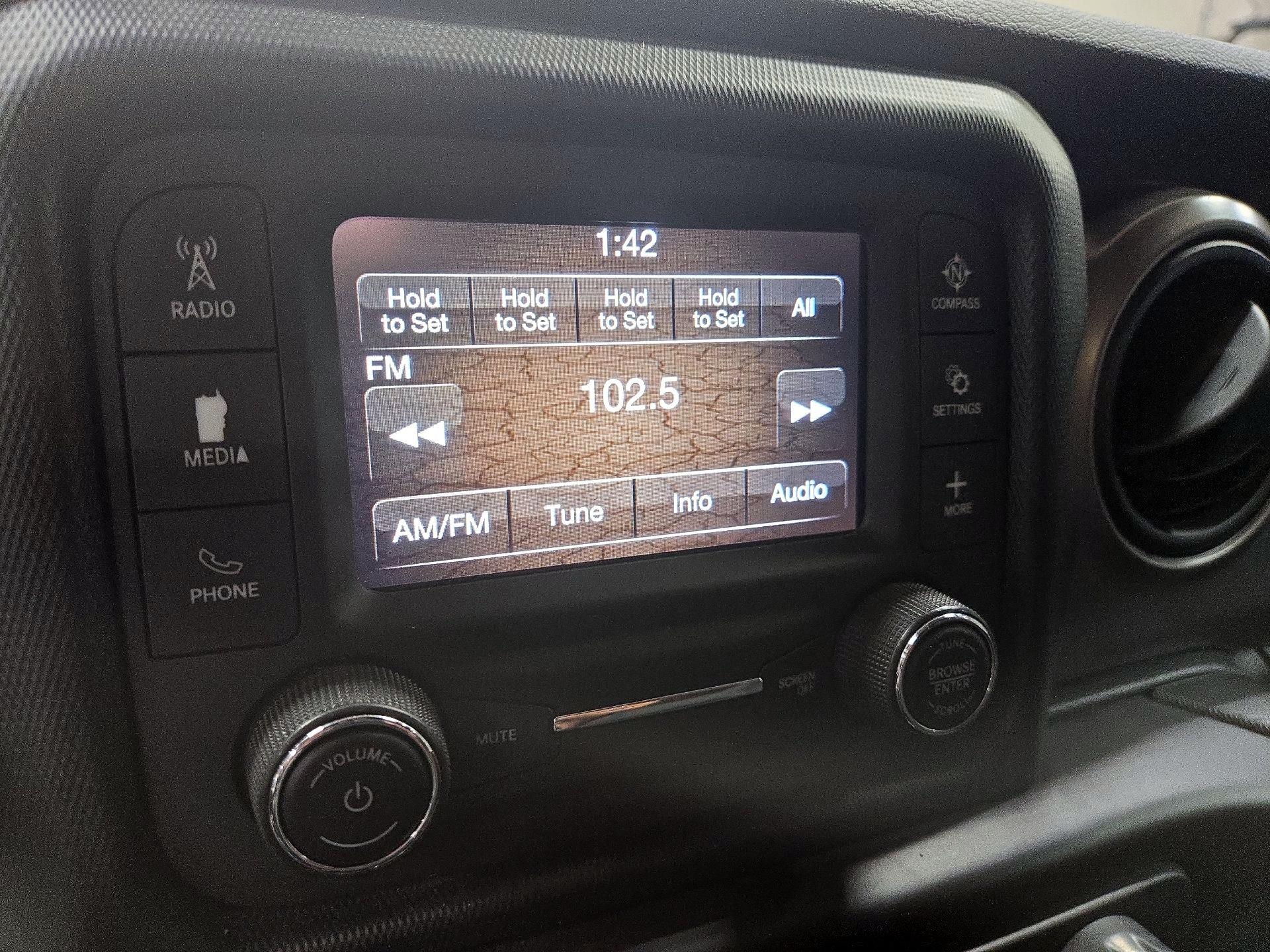 Thumbnail: 2020 Jeep Gladiator - 15