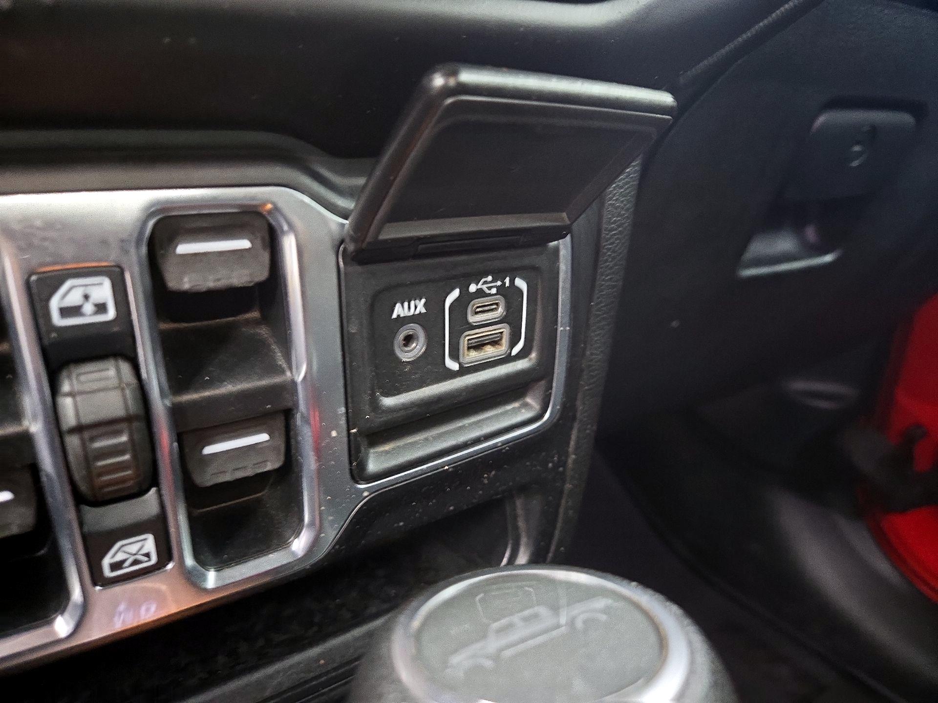 Thumbnail: 2020 Jeep Gladiator - 18