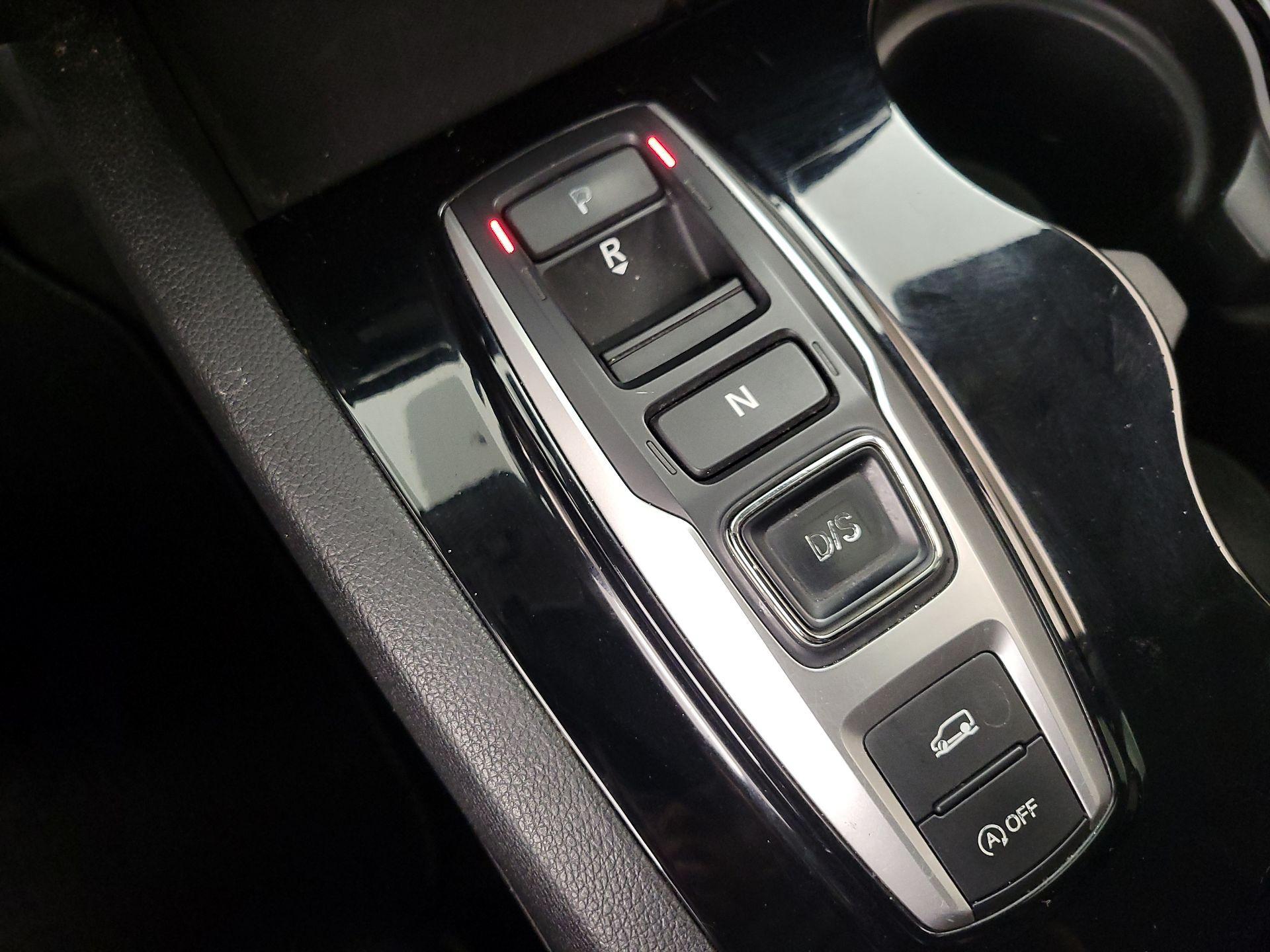 Thumbnail: 2019 Honda Pilot - 18