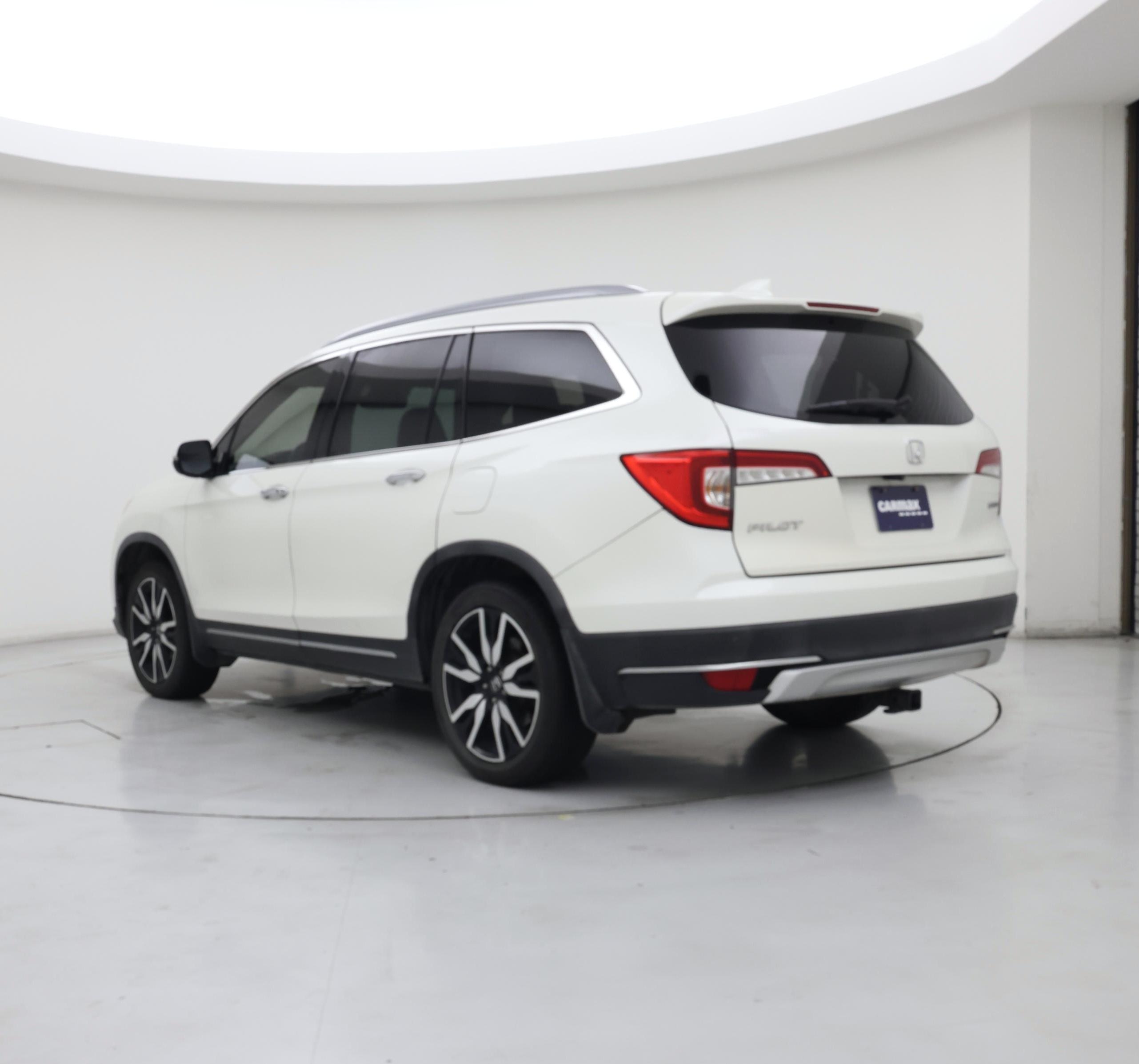 Thumbnail: 2019 Honda Pilot - 2