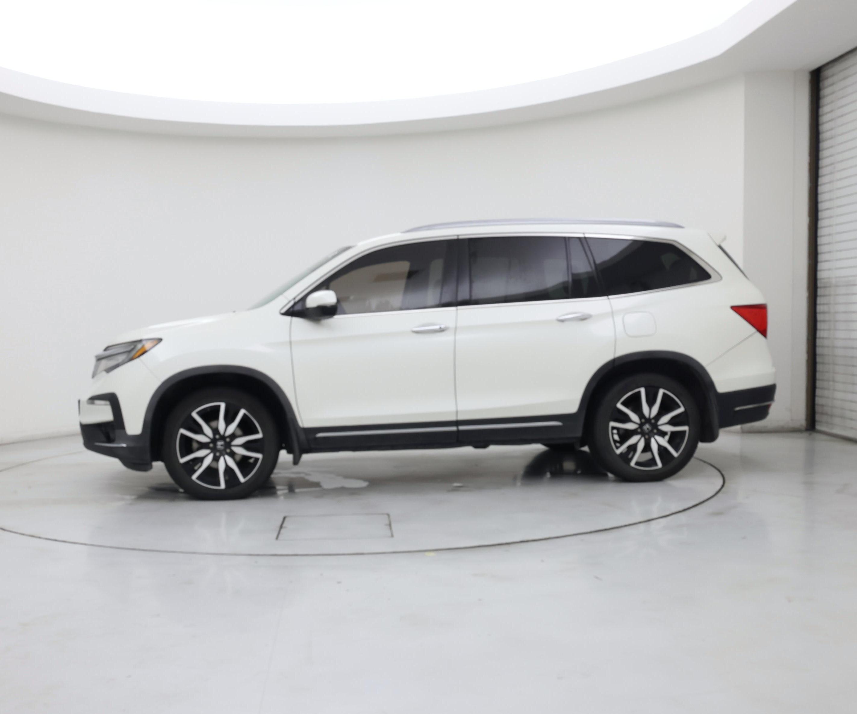 Thumbnail: 2019 Honda Pilot - 3