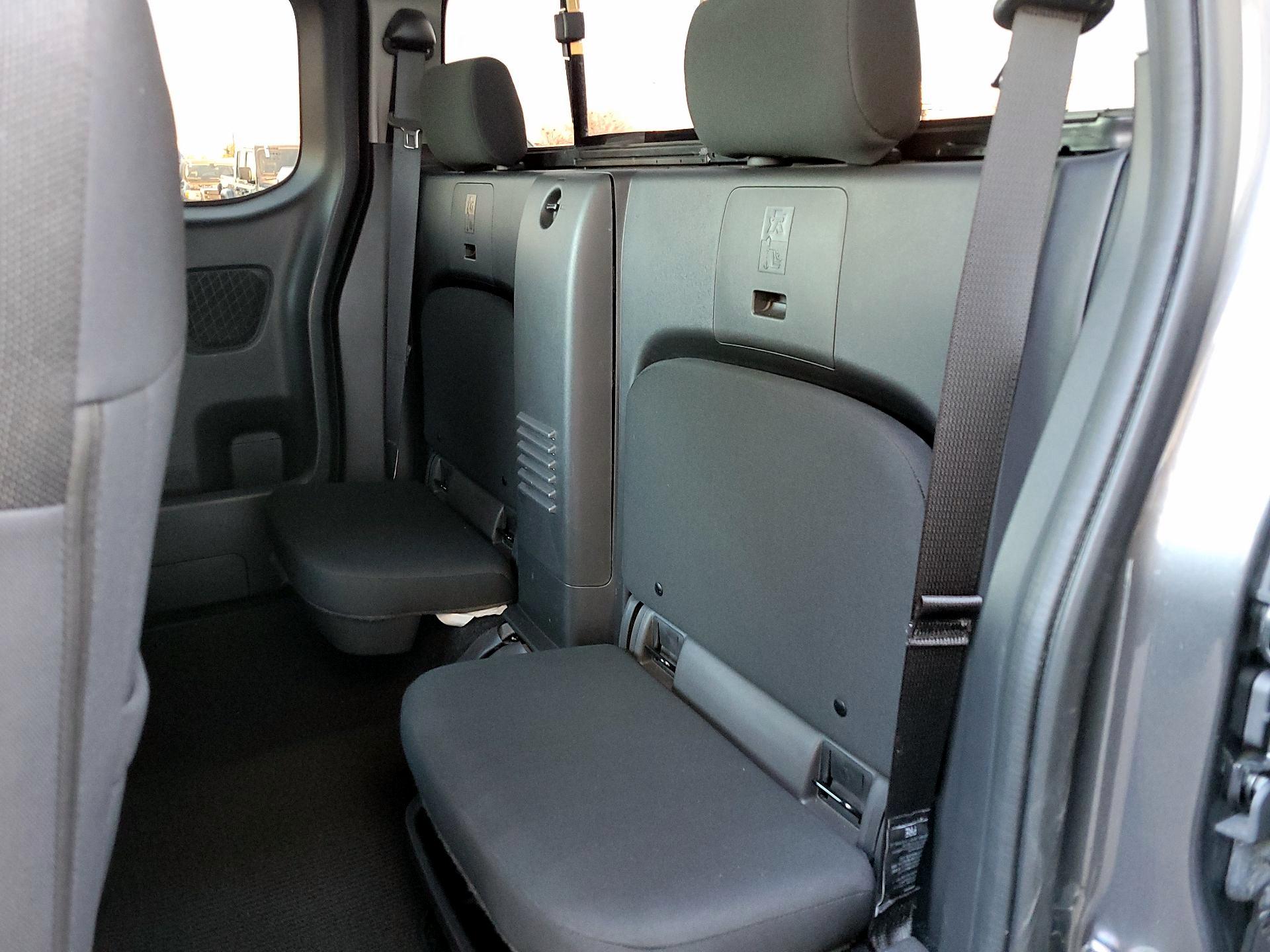 Thumbnail: 2022 Nissan Frontier - 17