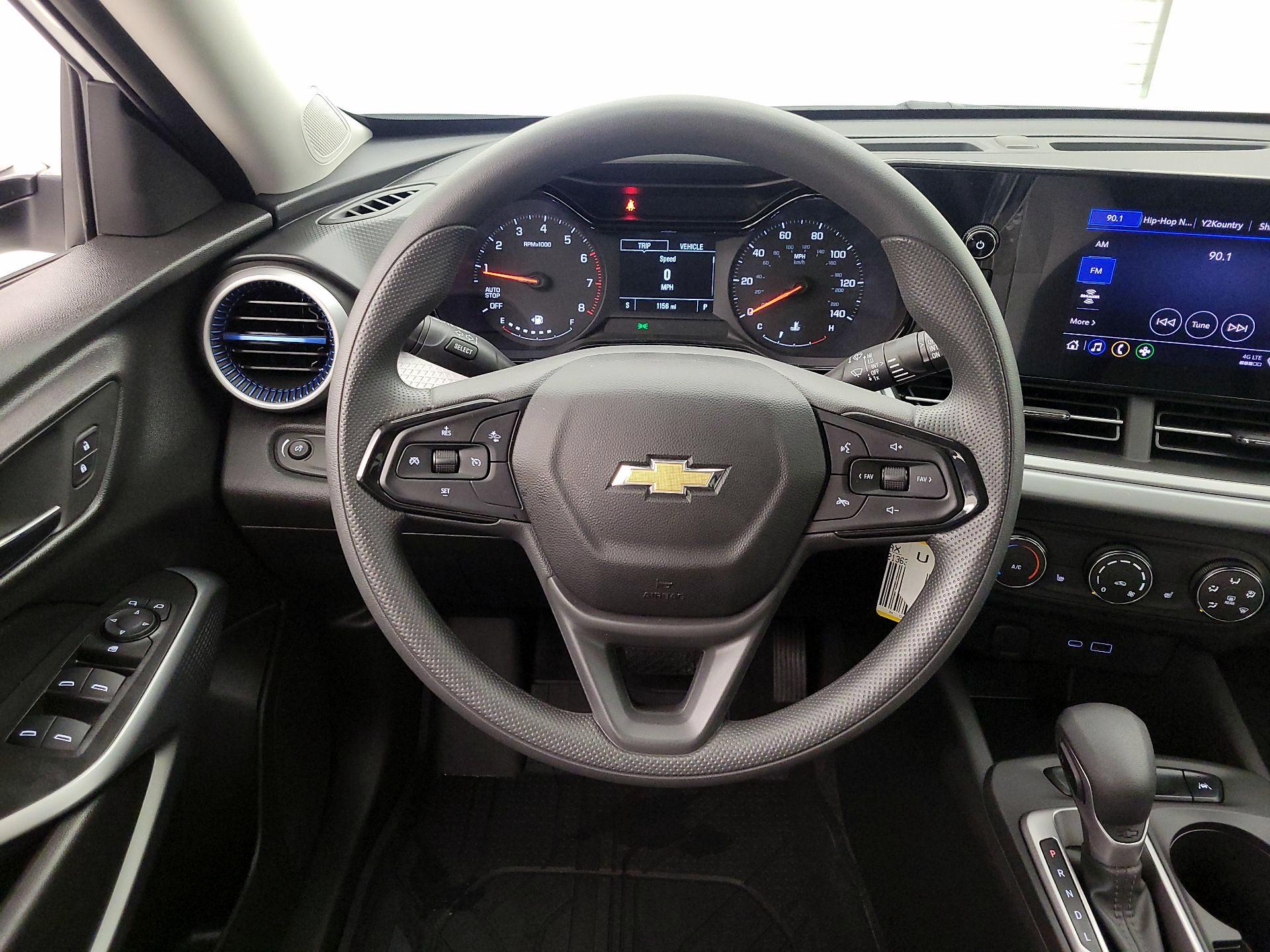 Thumbnail: 2024 Chevrolet Trax - 10