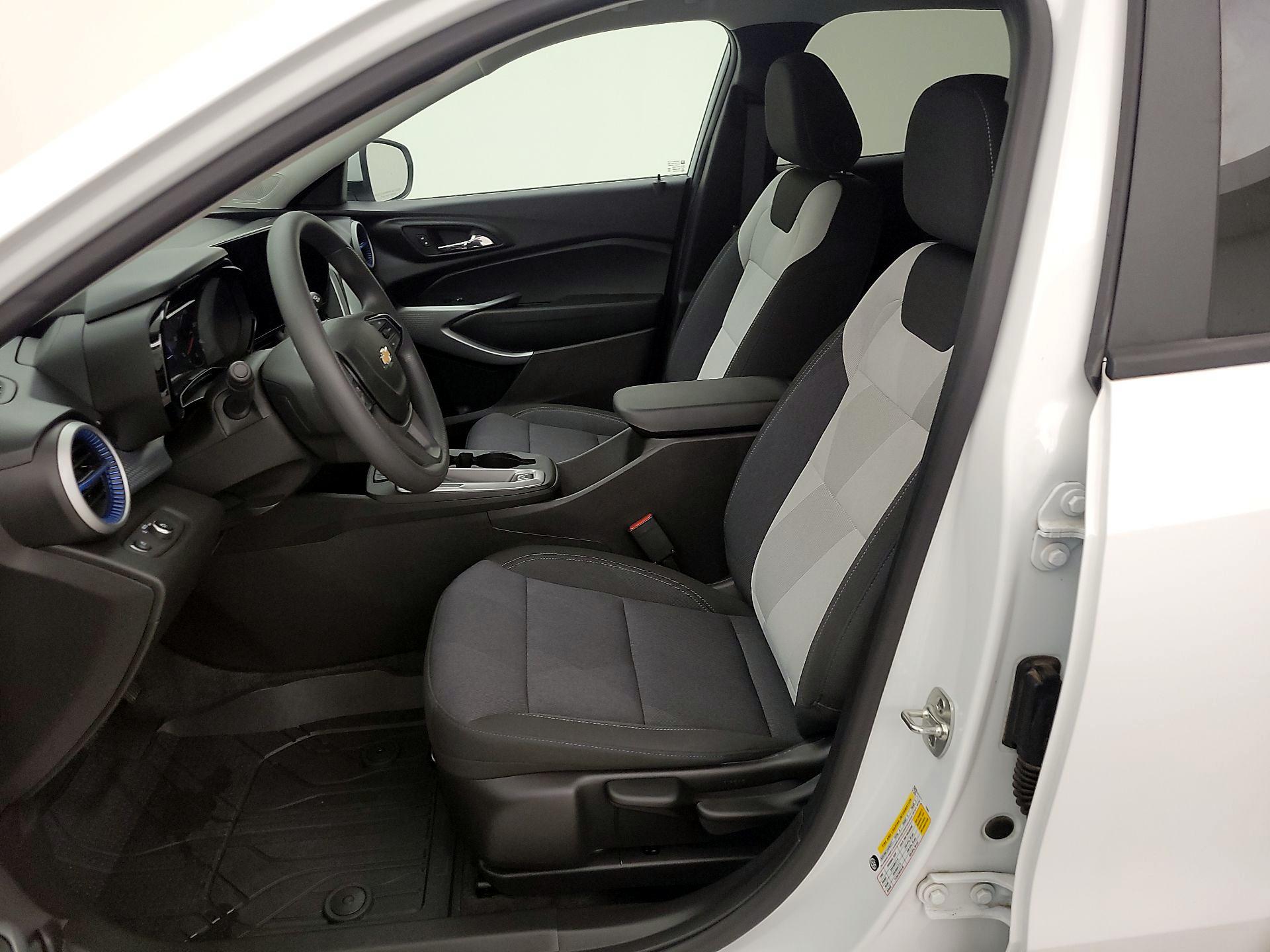 Thumbnail: 2024 Chevrolet Trax - 11