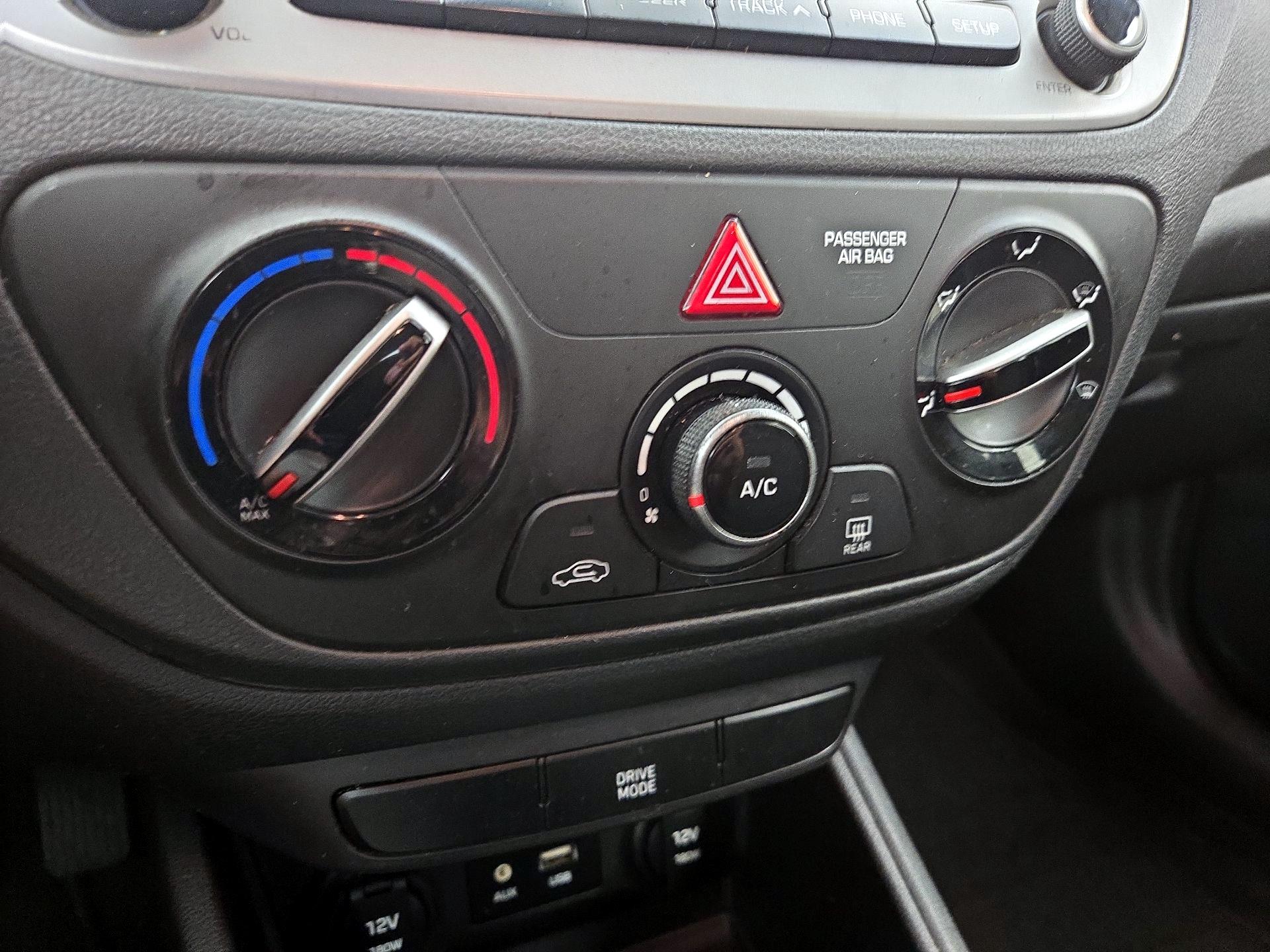 Thumbnail: 2021 Hyundai Accent - 16