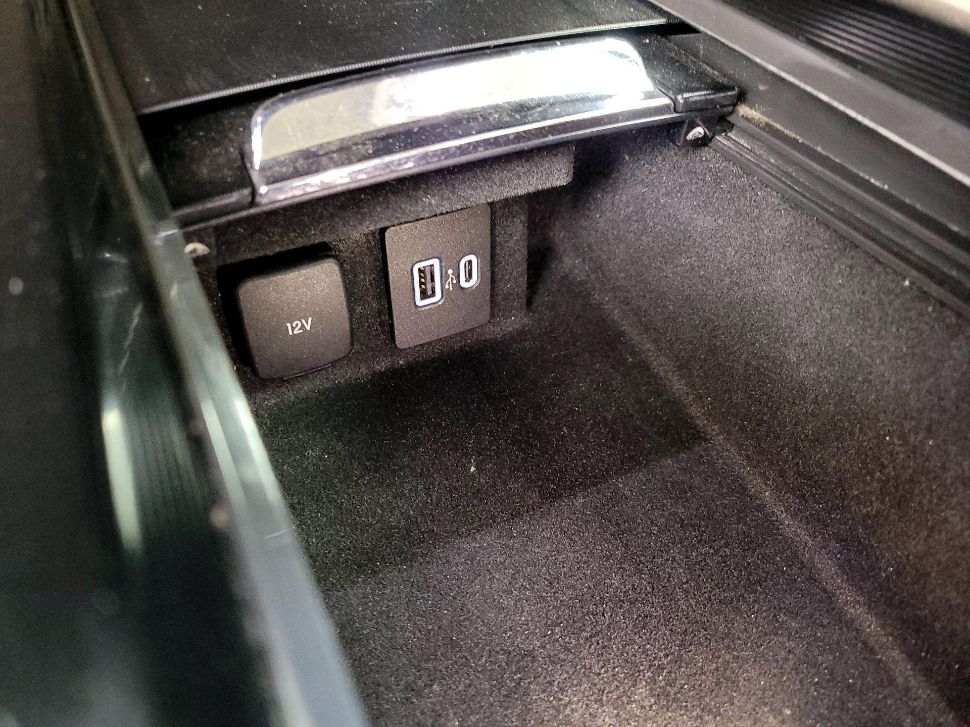 Thumbnail: 2020 Lincoln Corsair - 19