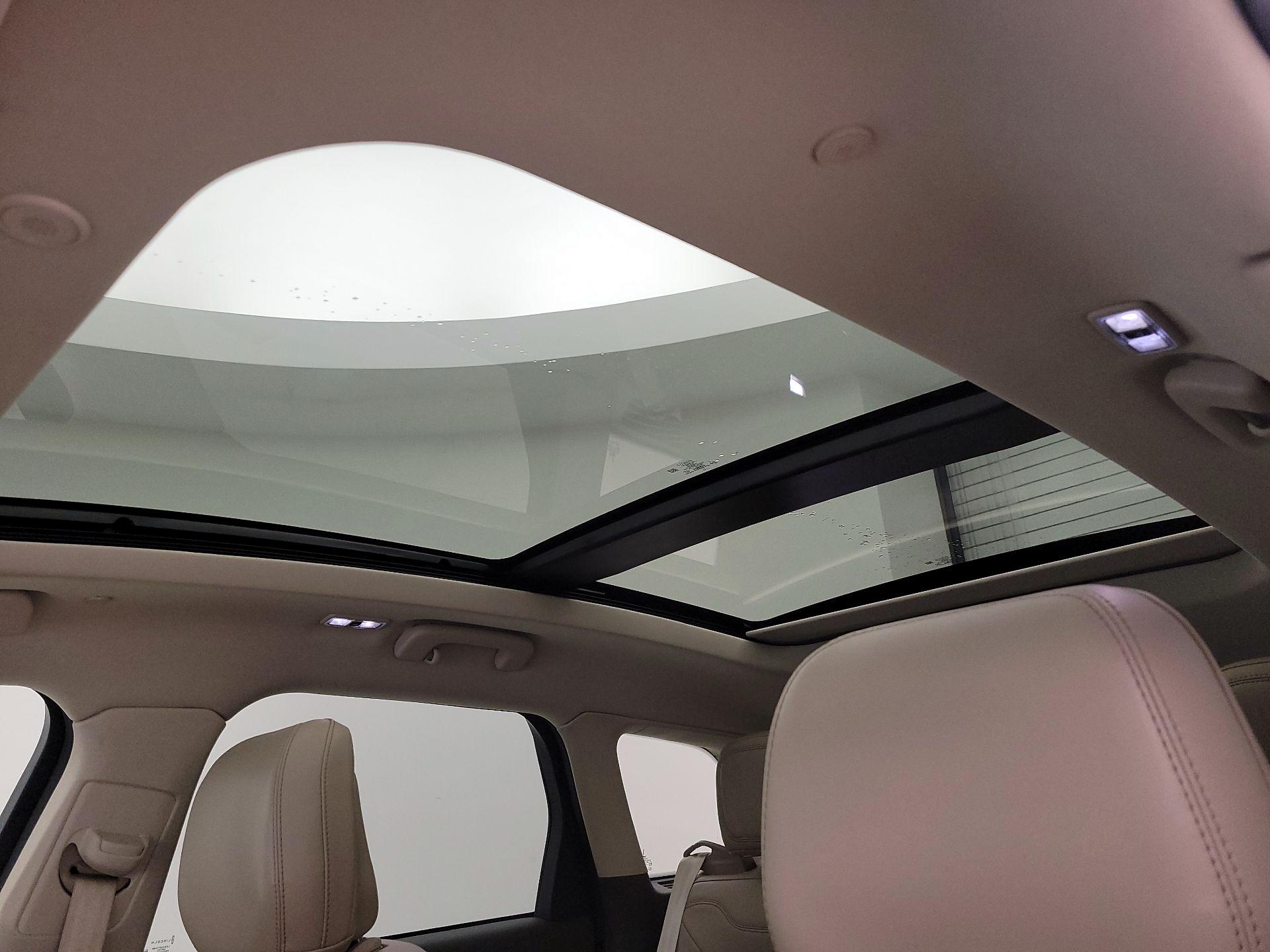 Thumbnail: 2020 Lincoln Corsair - 20