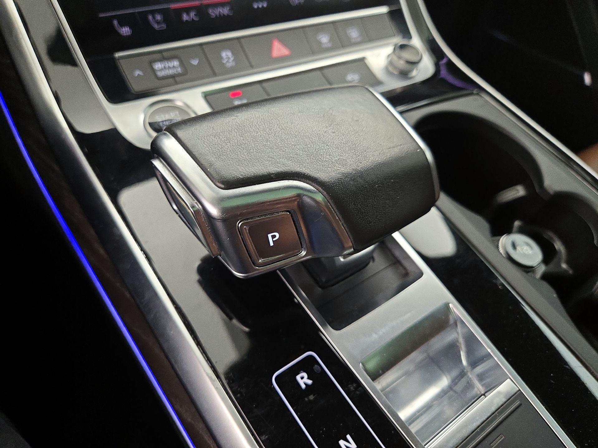 Thumbnail: 2021 Audi Q8 - 18