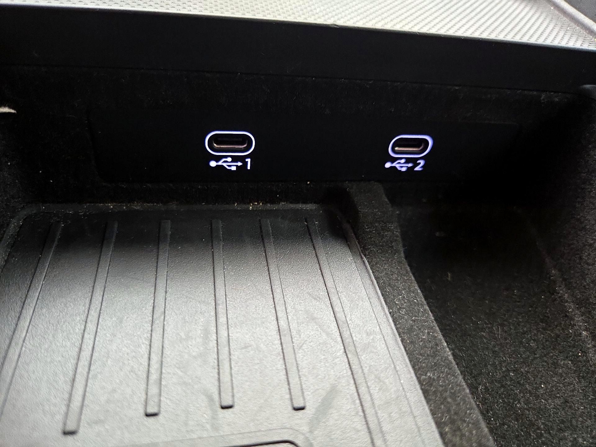 Thumbnail: 2021 Audi Q8 - 19