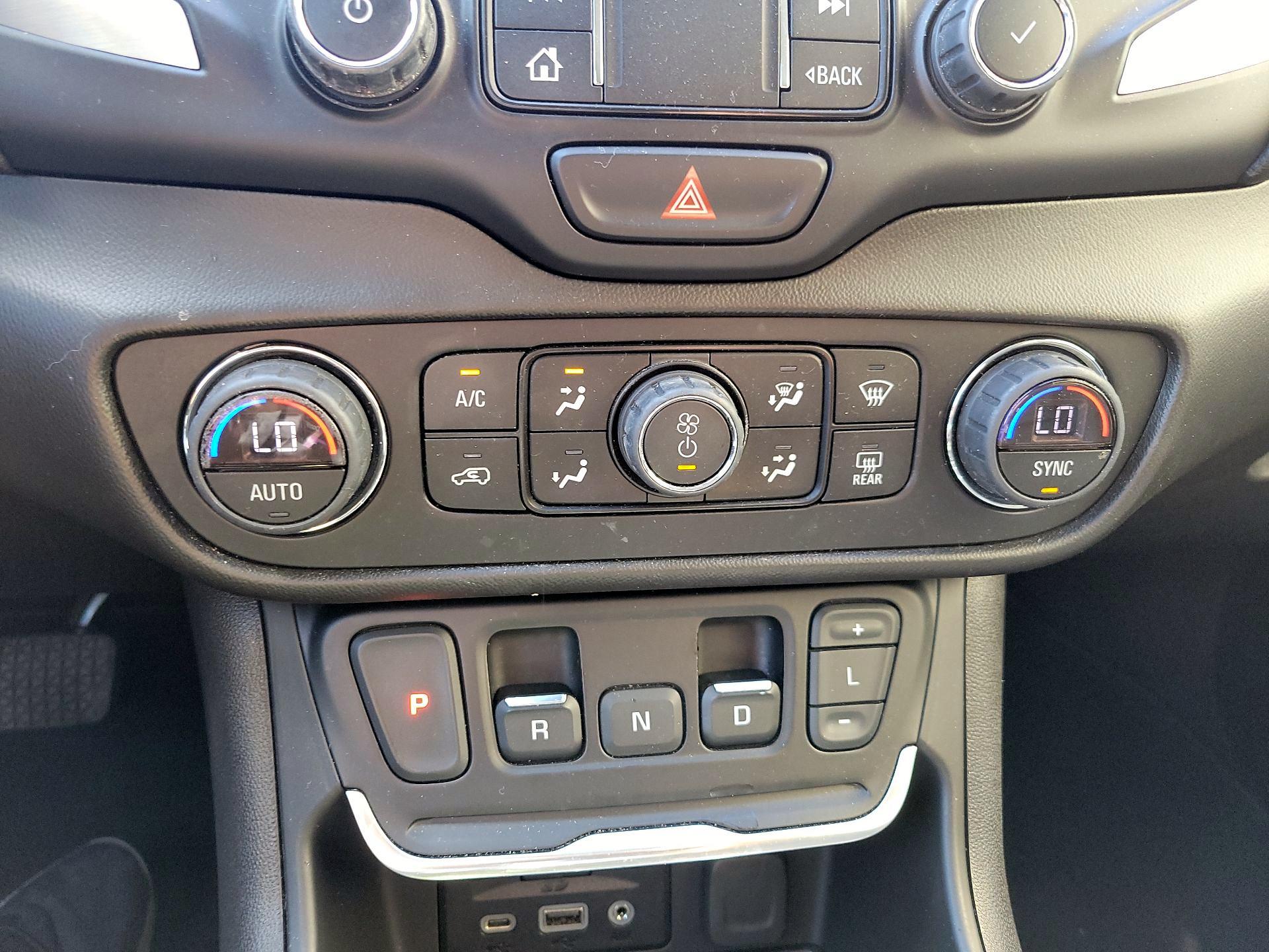 Thumbnail: 2020 GMC Terrain - 15