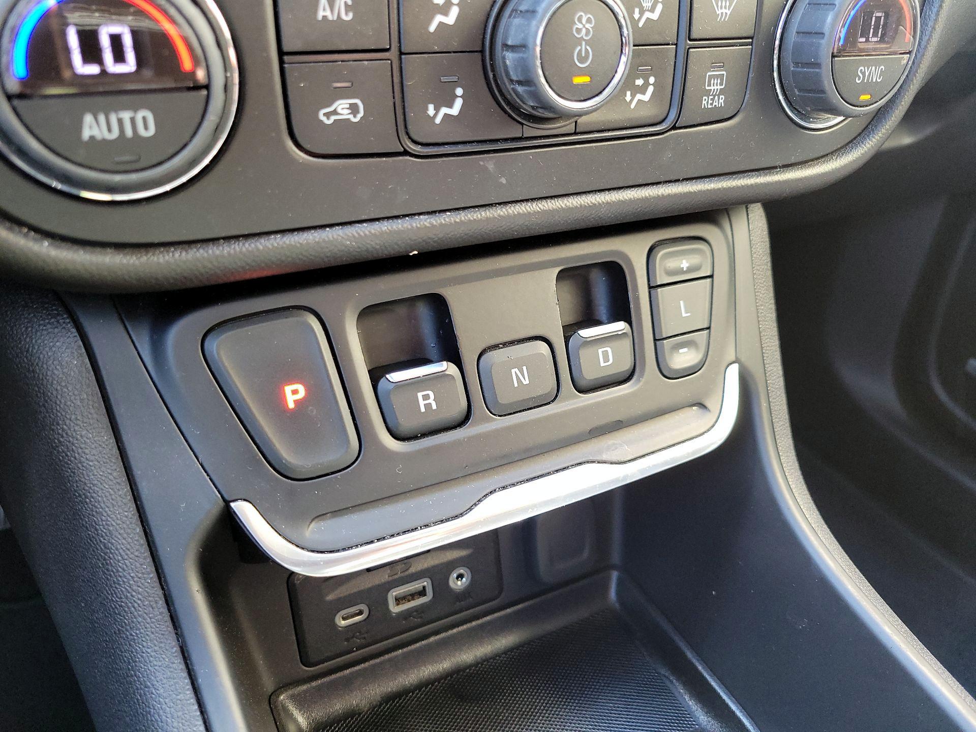 Thumbnail: 2020 GMC Terrain - 16