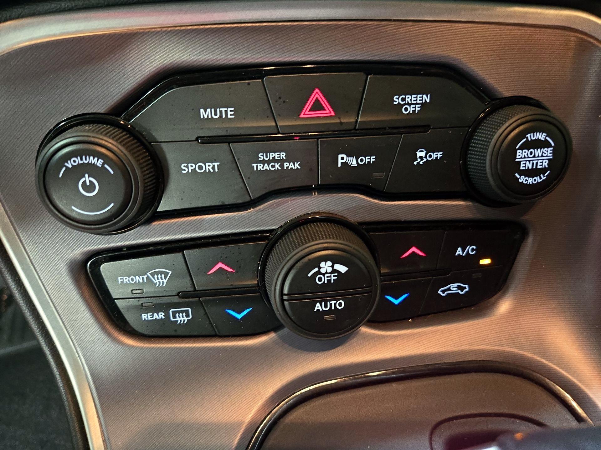 Thumbnail: 2020 Dodge Challenger - 14