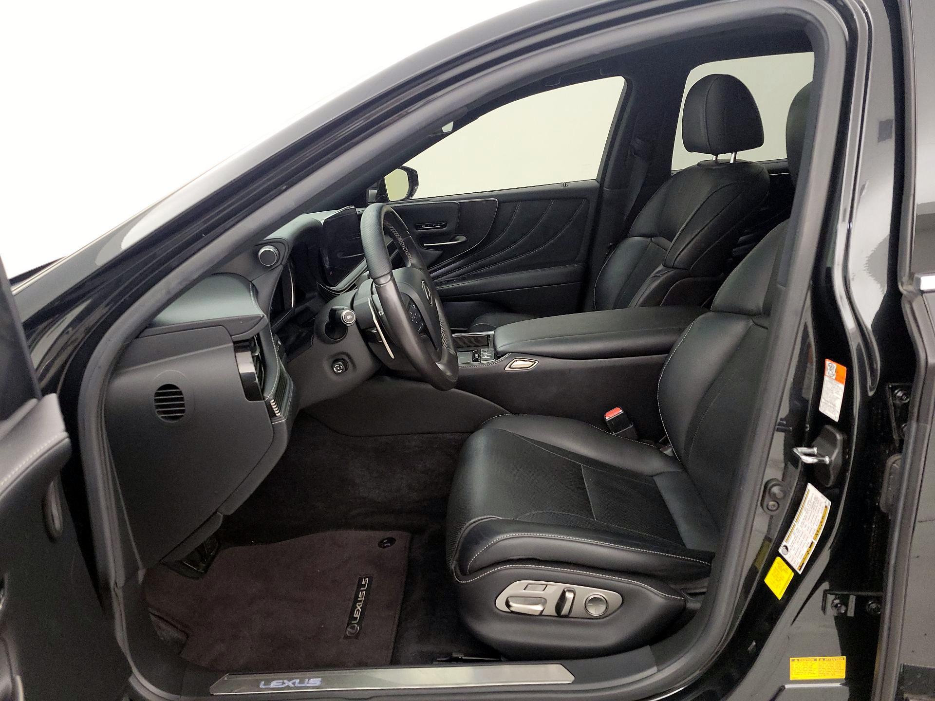 Thumbnail: 2021 Lexus LS - 11