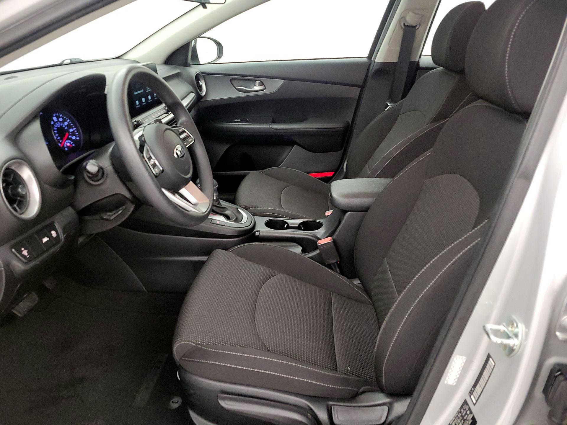 Thumbnail: 2020 Kia Forte - 11