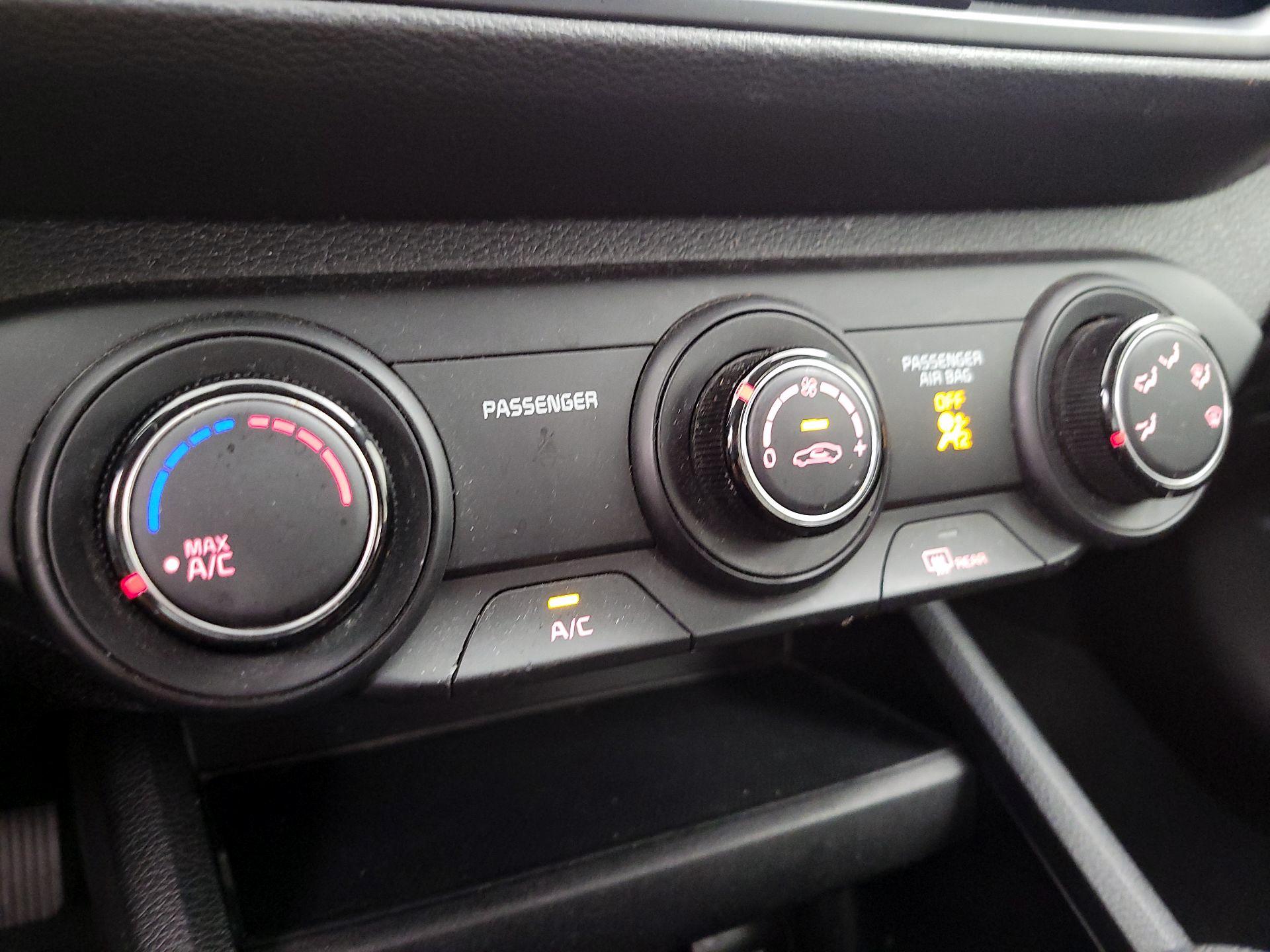 Thumbnail: 2020 Kia Forte - 16