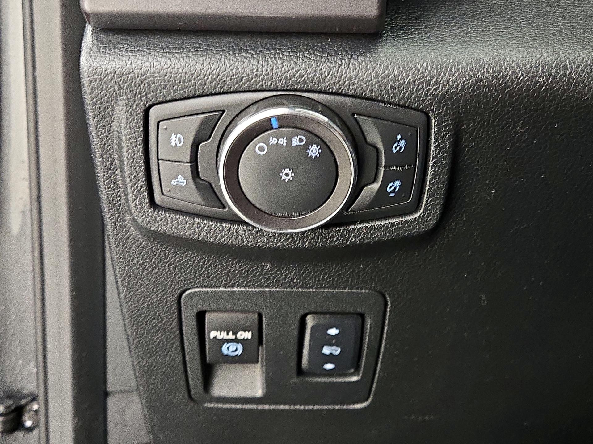 Thumbnail: 2015 Ford F-150 - 13