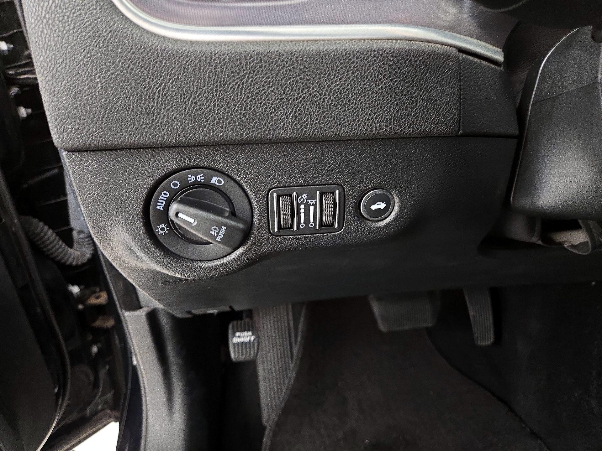 Thumbnail: 2021 Dodge Charger - 13