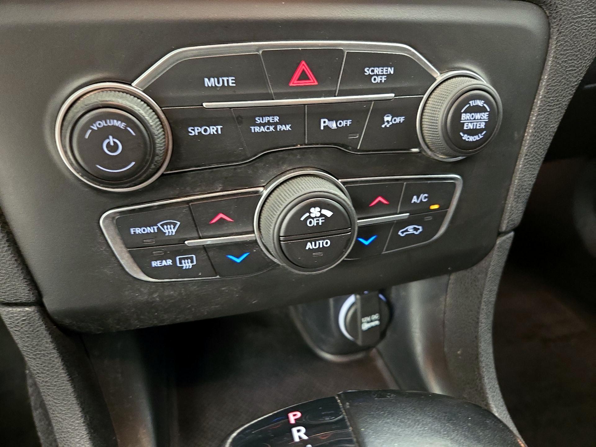 Thumbnail: 2021 Dodge Charger - 16