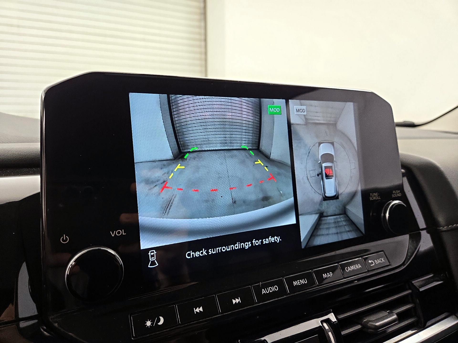 Thumbnail: 2022 Nissan Pathfinder - 15