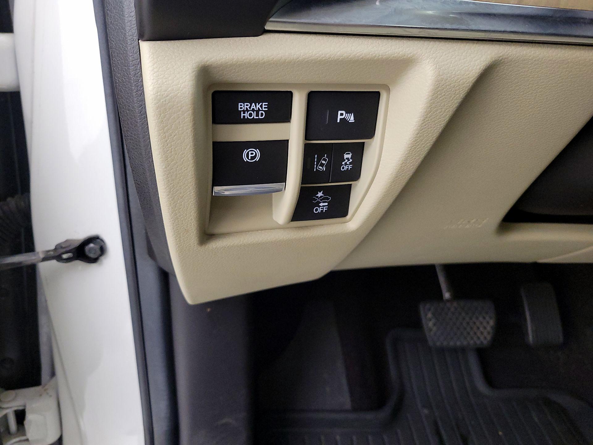 Thumbnail: 2019 Acura MDX - 13