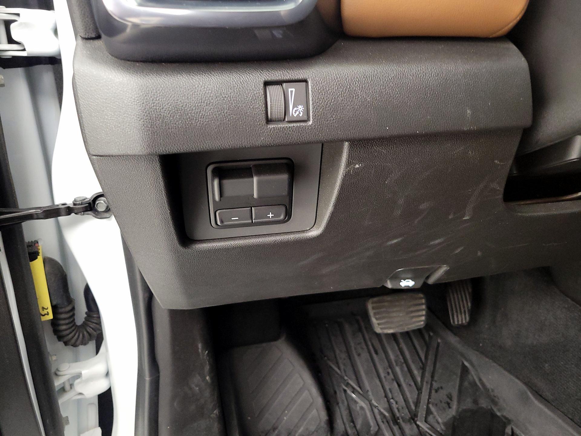 Thumbnail: 2025 GMC Canyon - 13