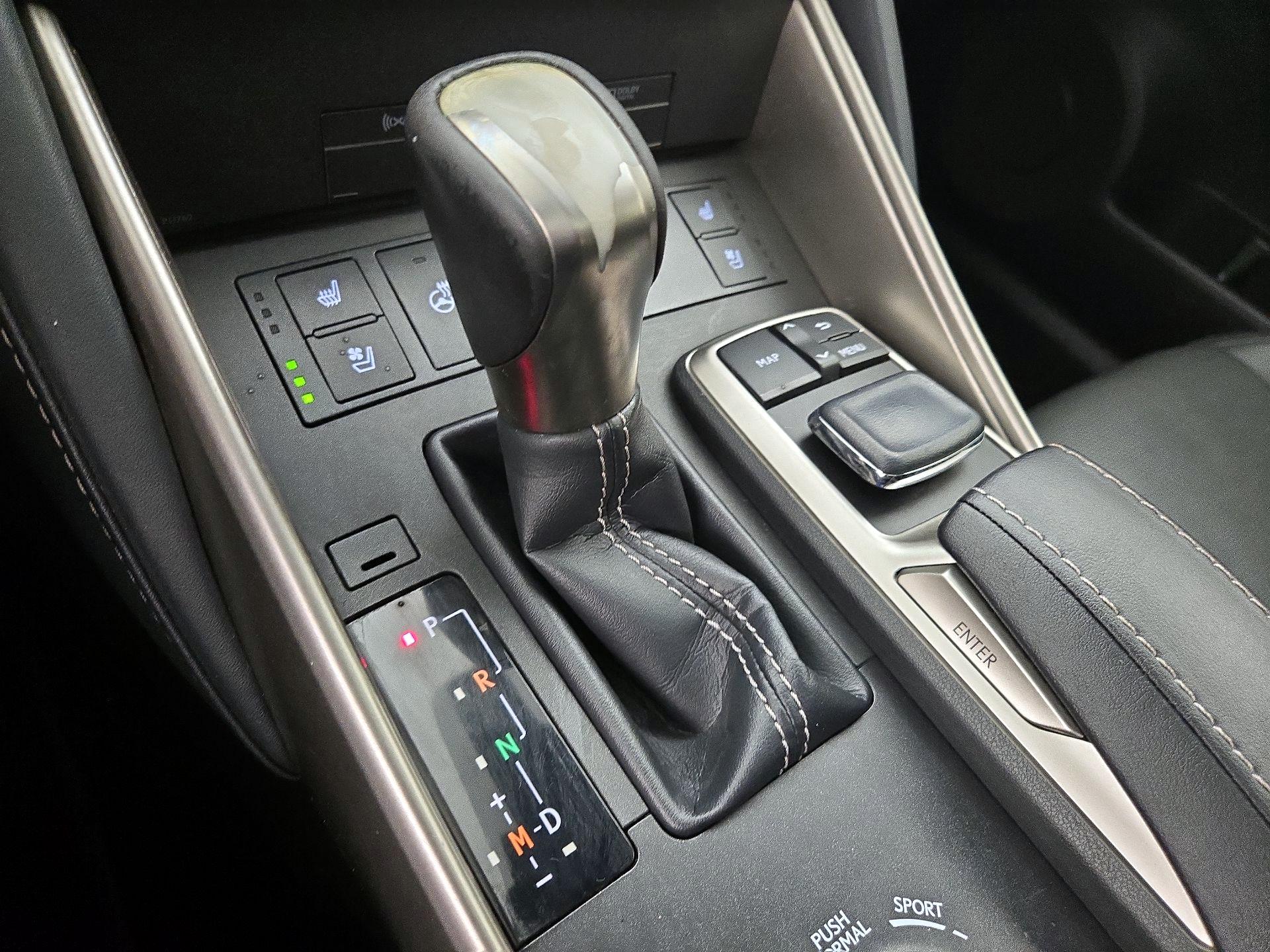 Thumbnail: 2019 Lexus IS - 18