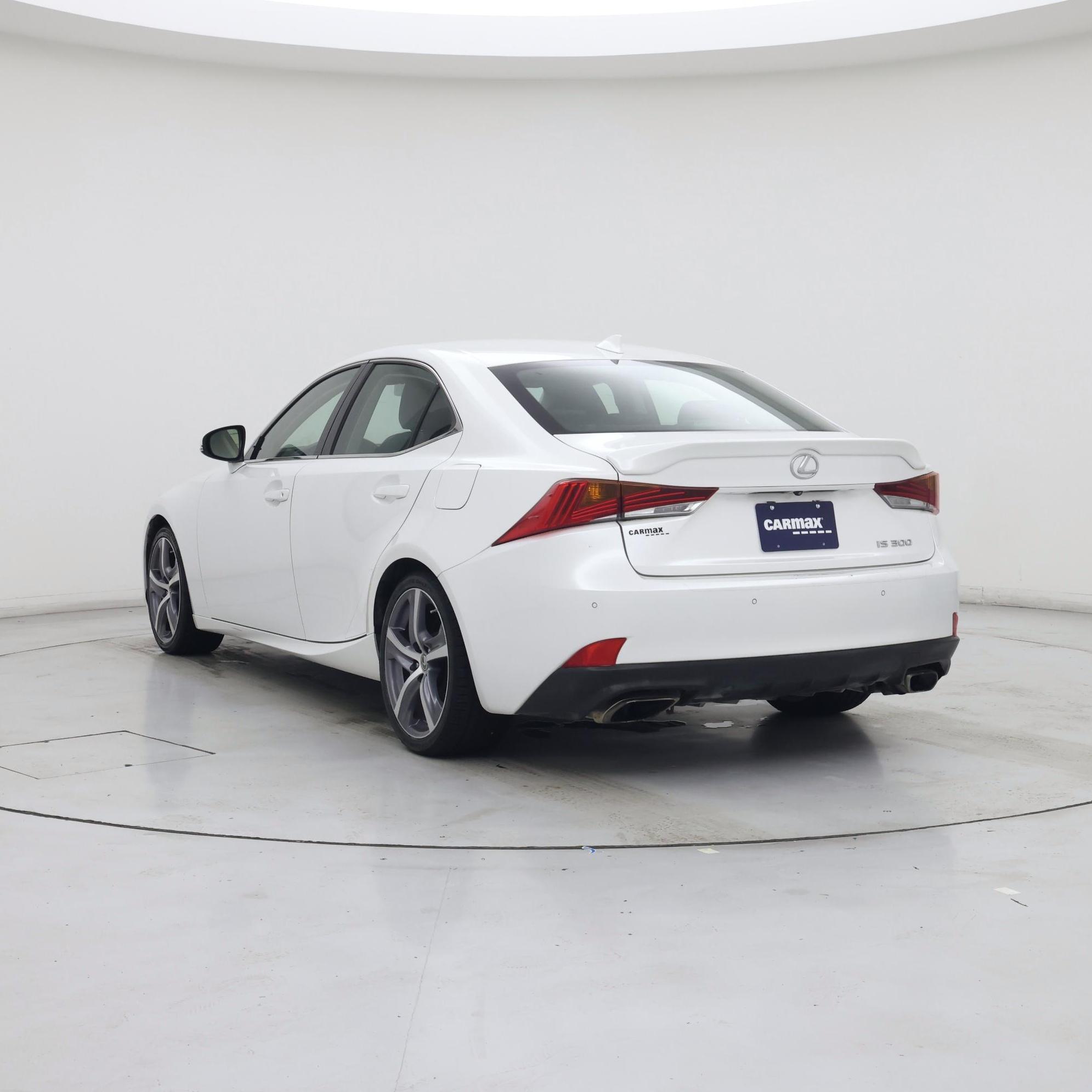 Thumbnail: 2019 Lexus IS - 2