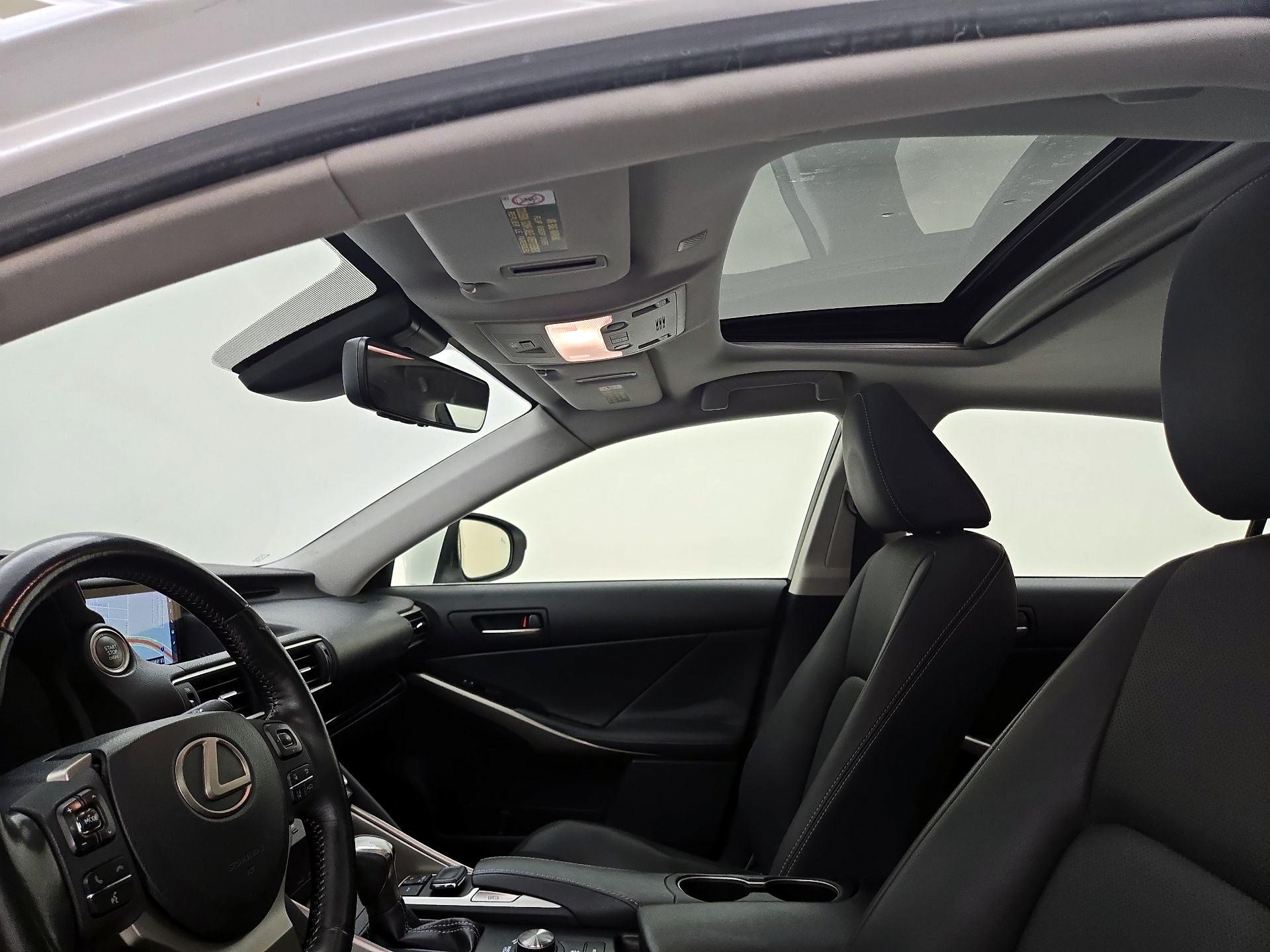 Thumbnail: 2019 Lexus IS - 20